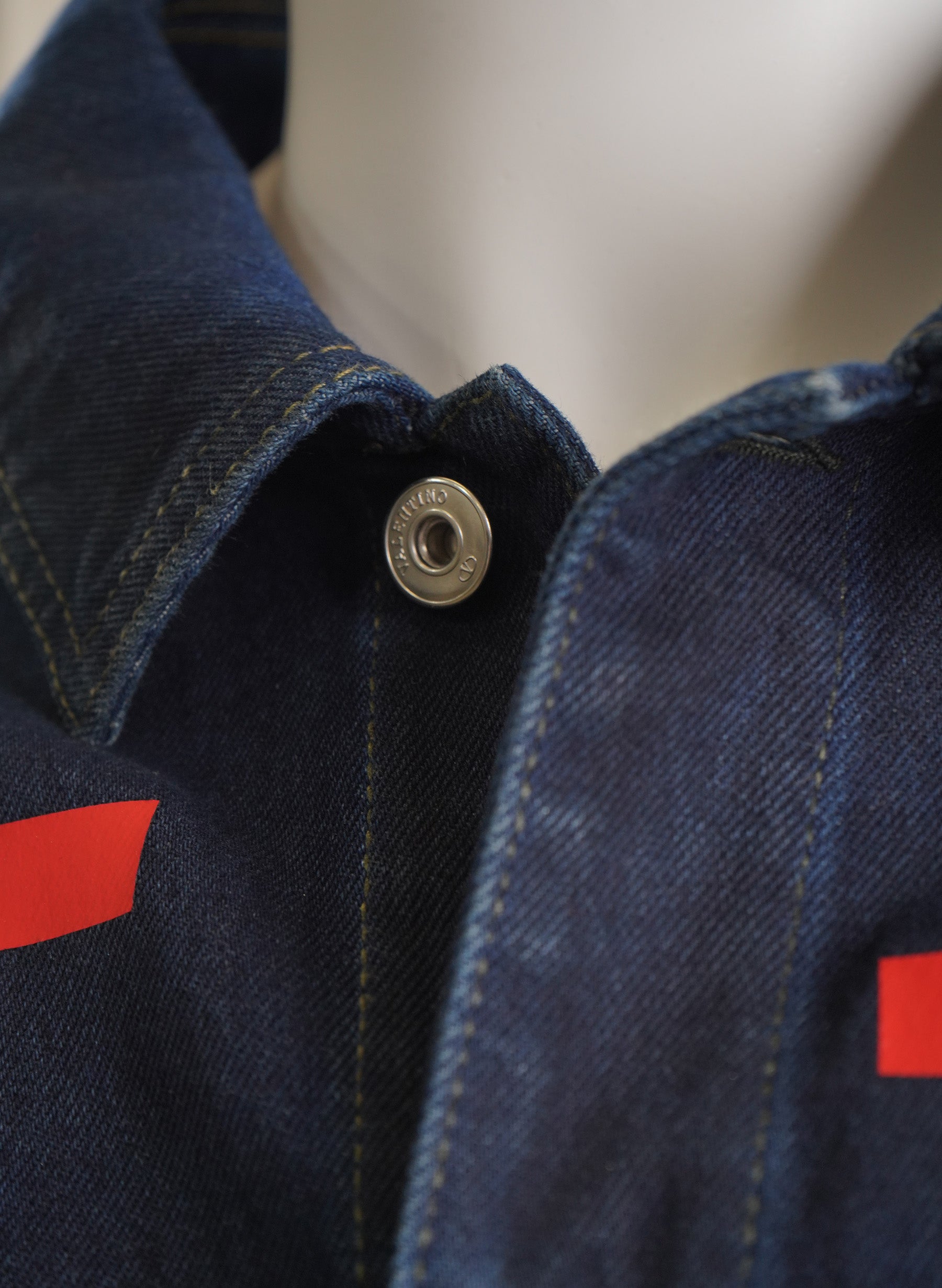 Veste en jean Valentino à logo V