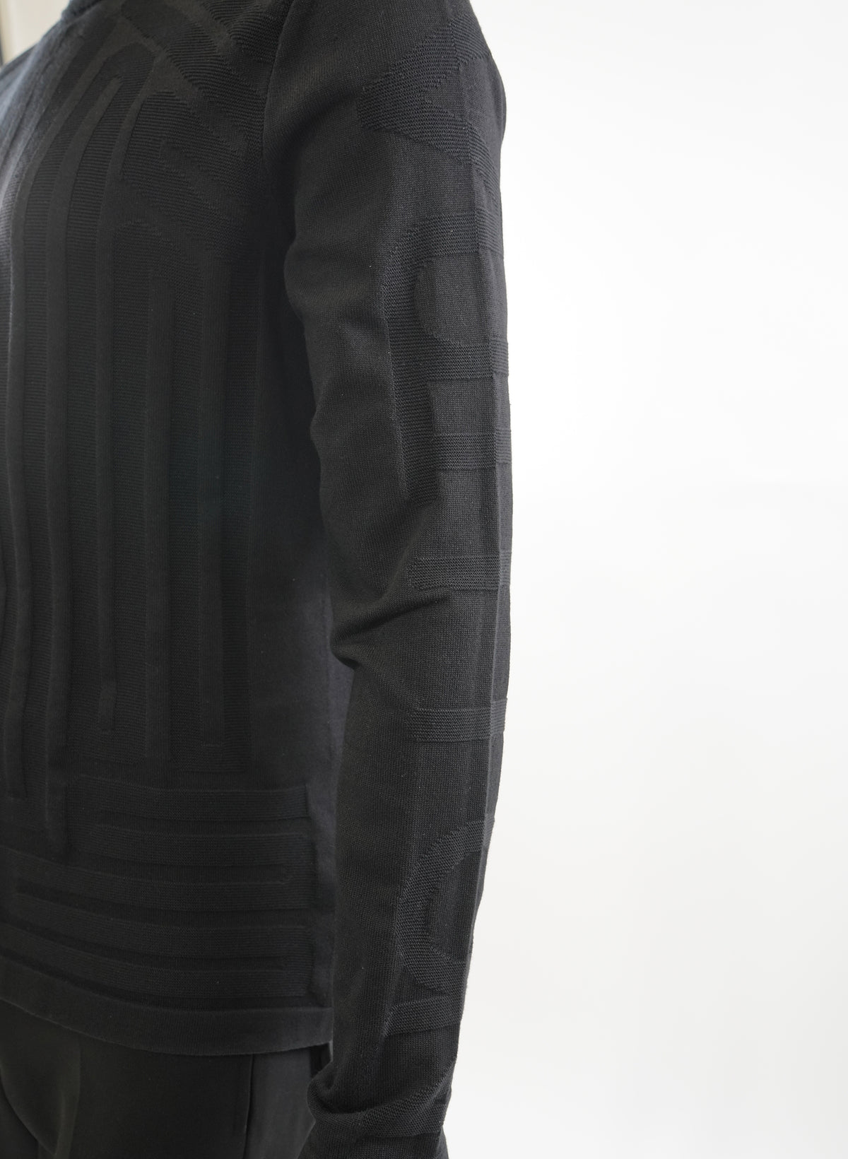 Pull Louis Vuitton printemps/été 2022 à col logo