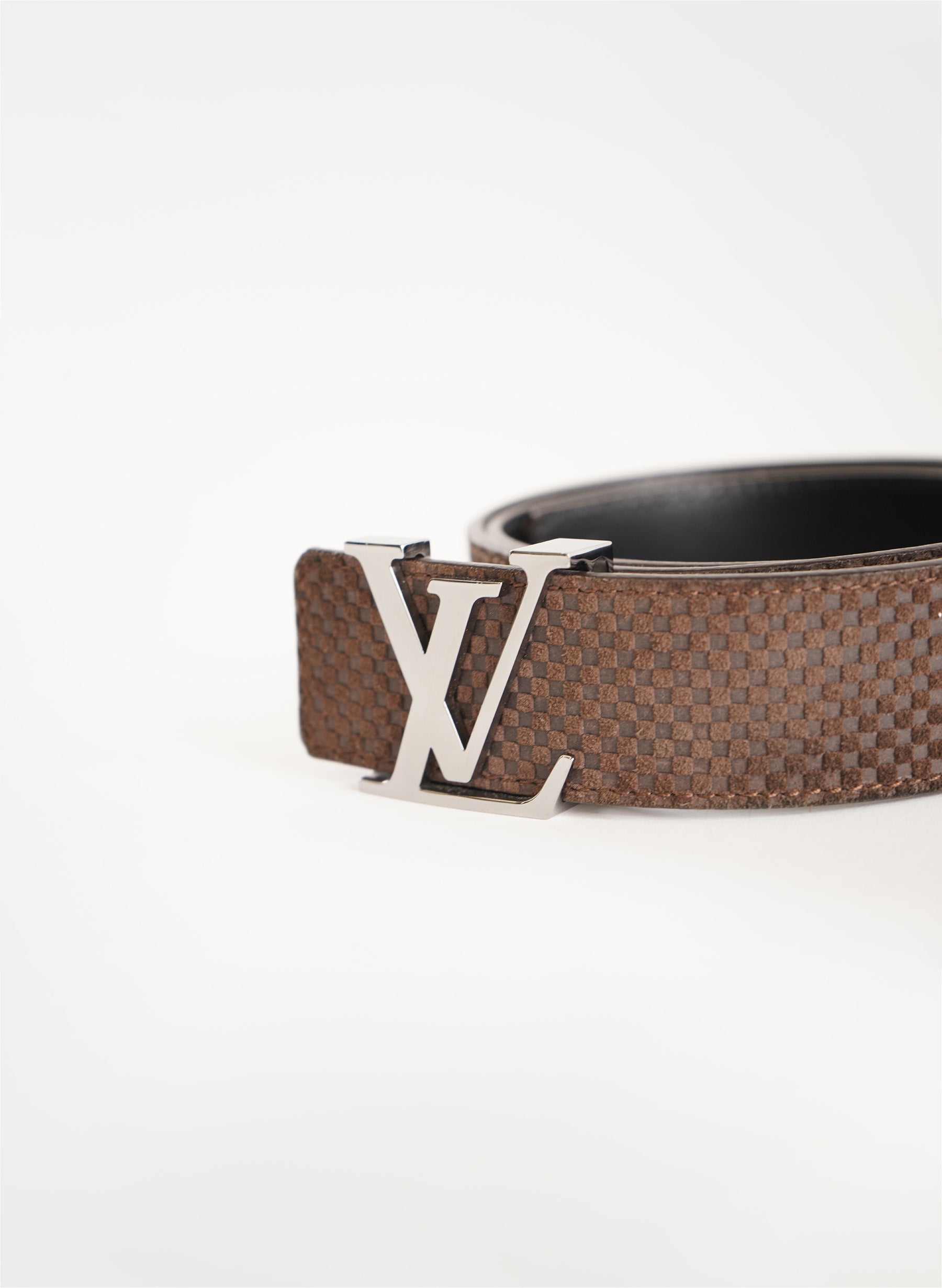 Louis Vuitton Ceinture Initiales En Daim Mini Damier Marron