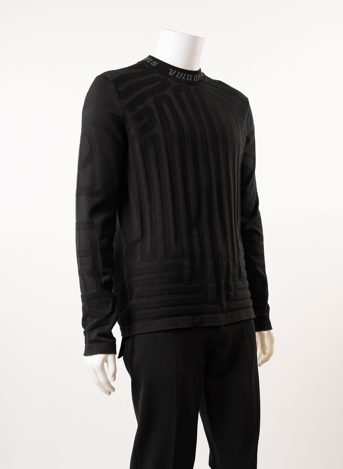 Pull Louis Vuitton printemps/été 2022 à col logo