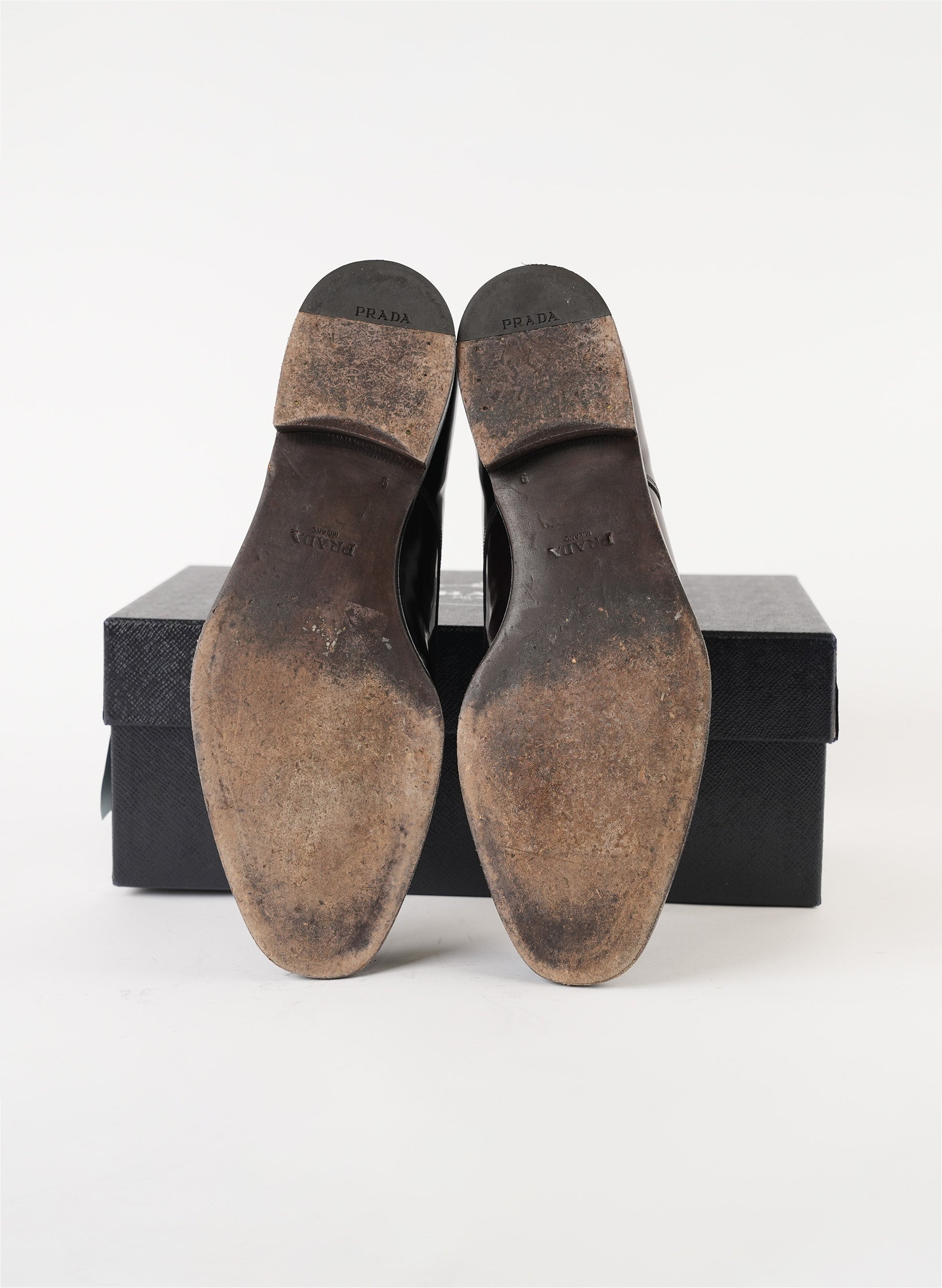 Chaussures Oxford en cuir Prada