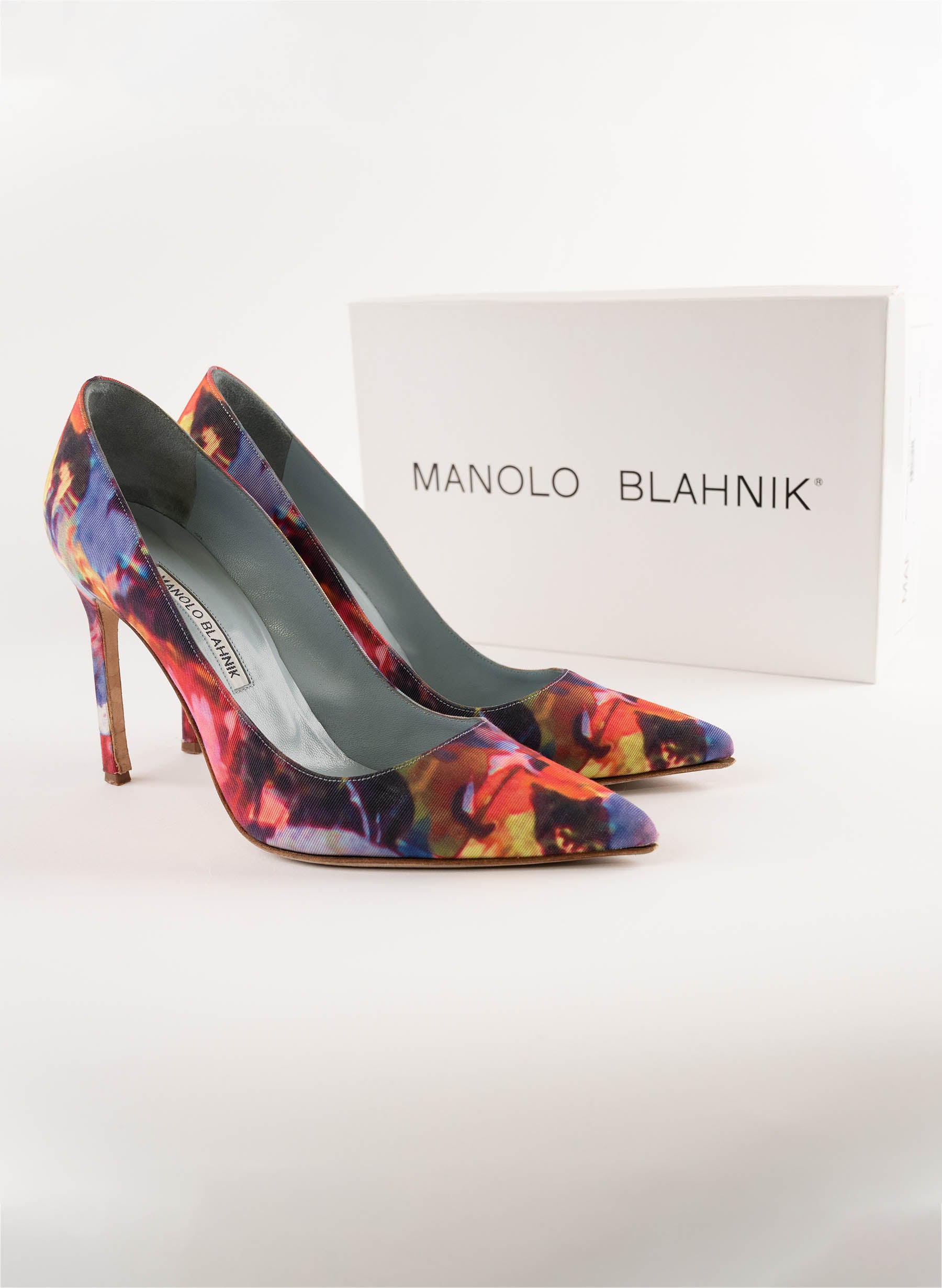 Escarpins Manolo Blahnik BB en satin à imprimé floral
