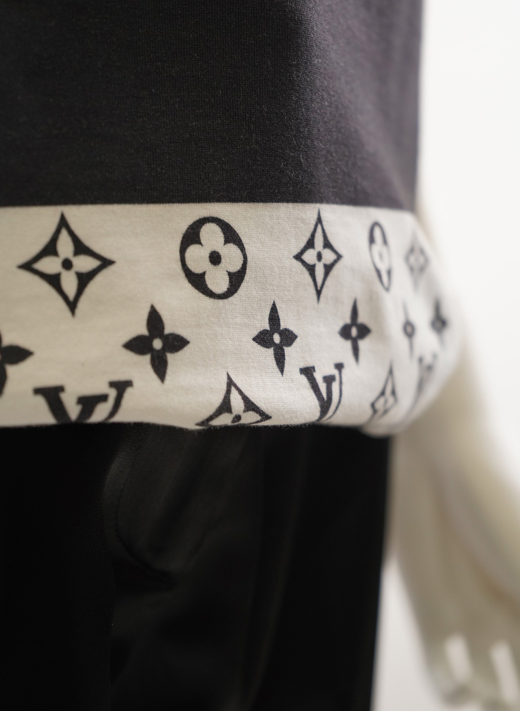 T-shirt Louis Vuitton à détails de chaînes superposées