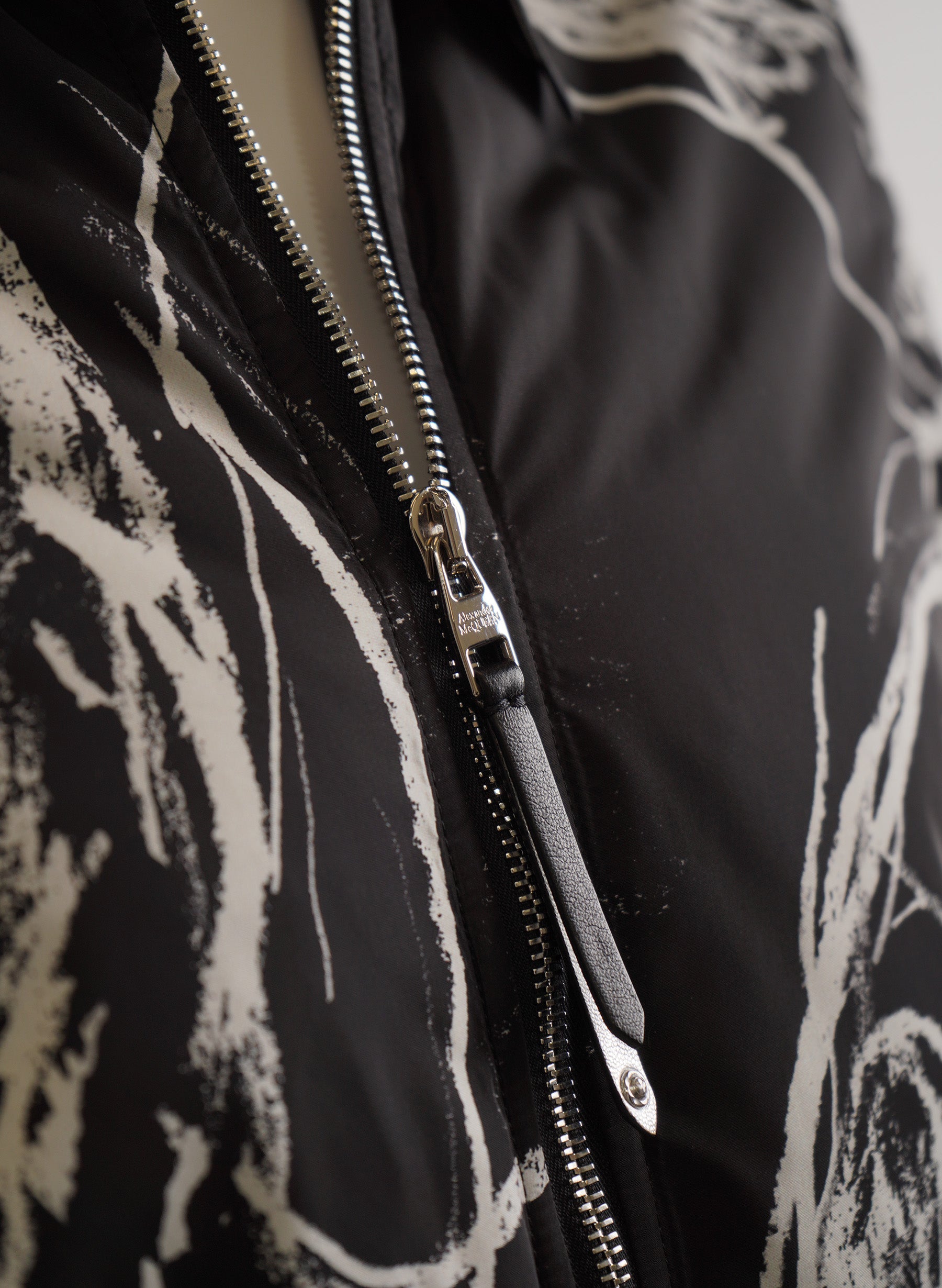 Veste zippée à imprimé tête de mort Alexander McQueen