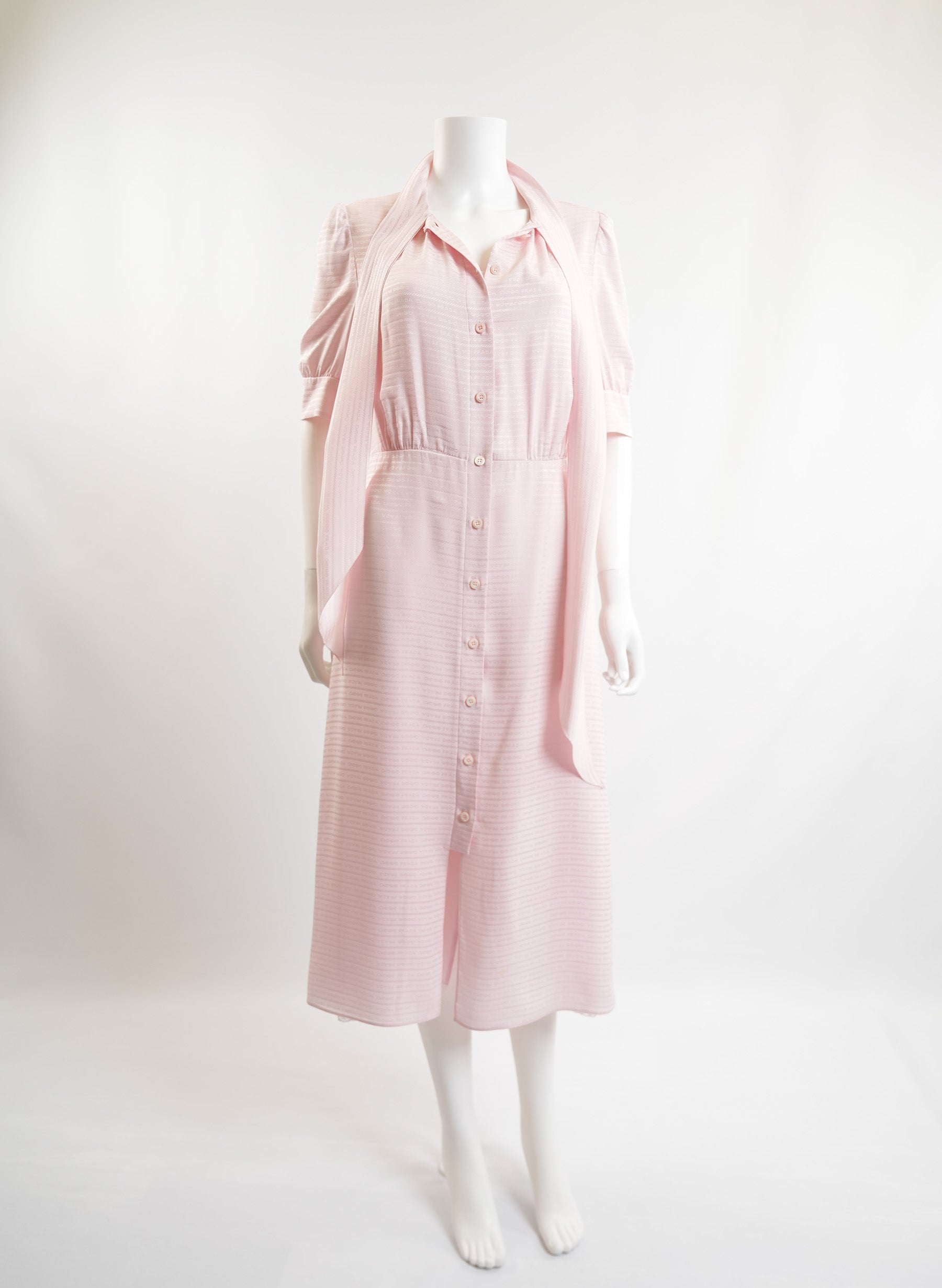 Robe en soie rose Prada à nœud papillon