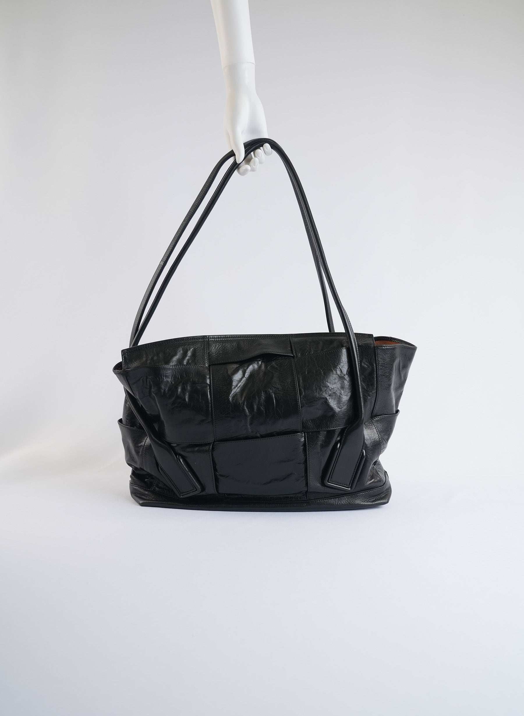 Sac souple Bottega Veneta en cuir de veau Intrecciato