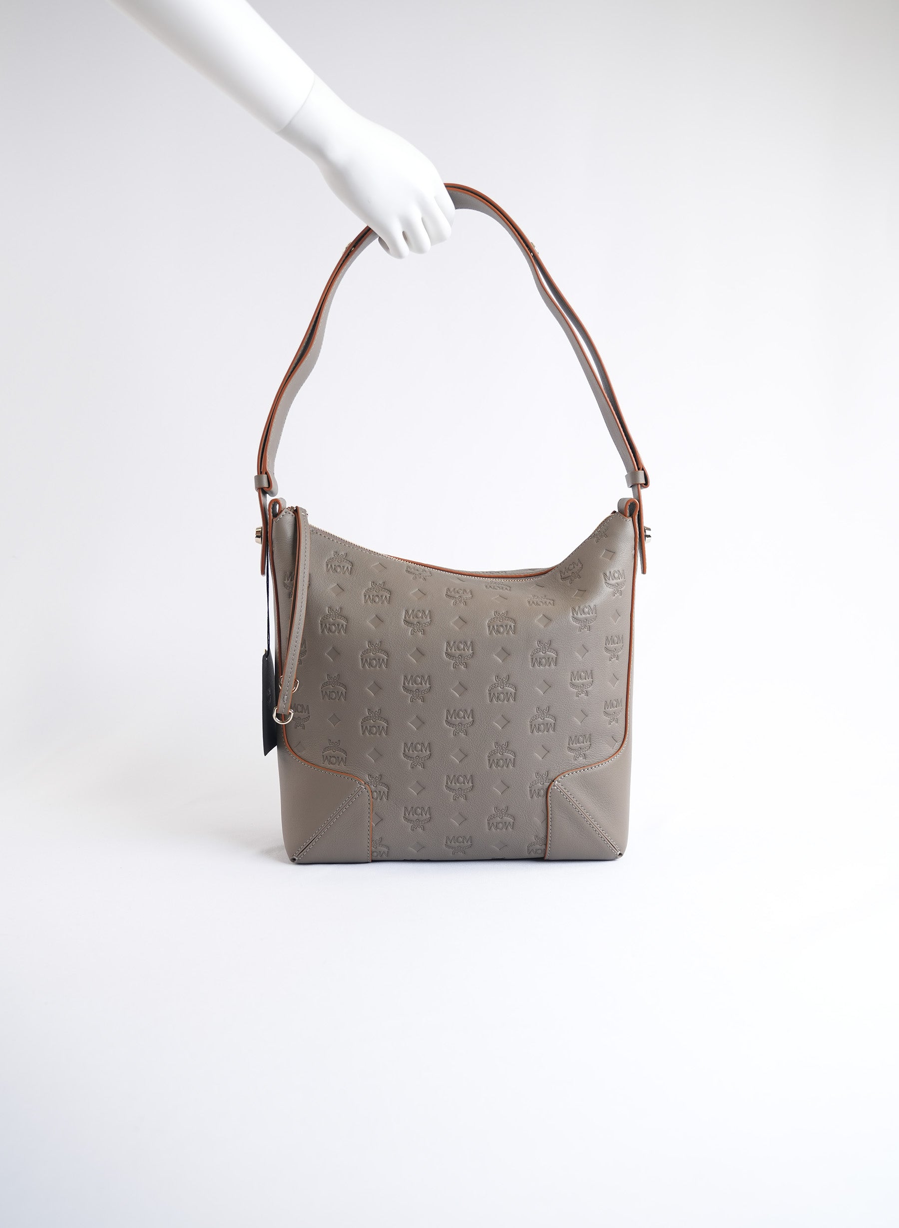 Sac hobo MCM Aren en cuir monogrammé gaufré