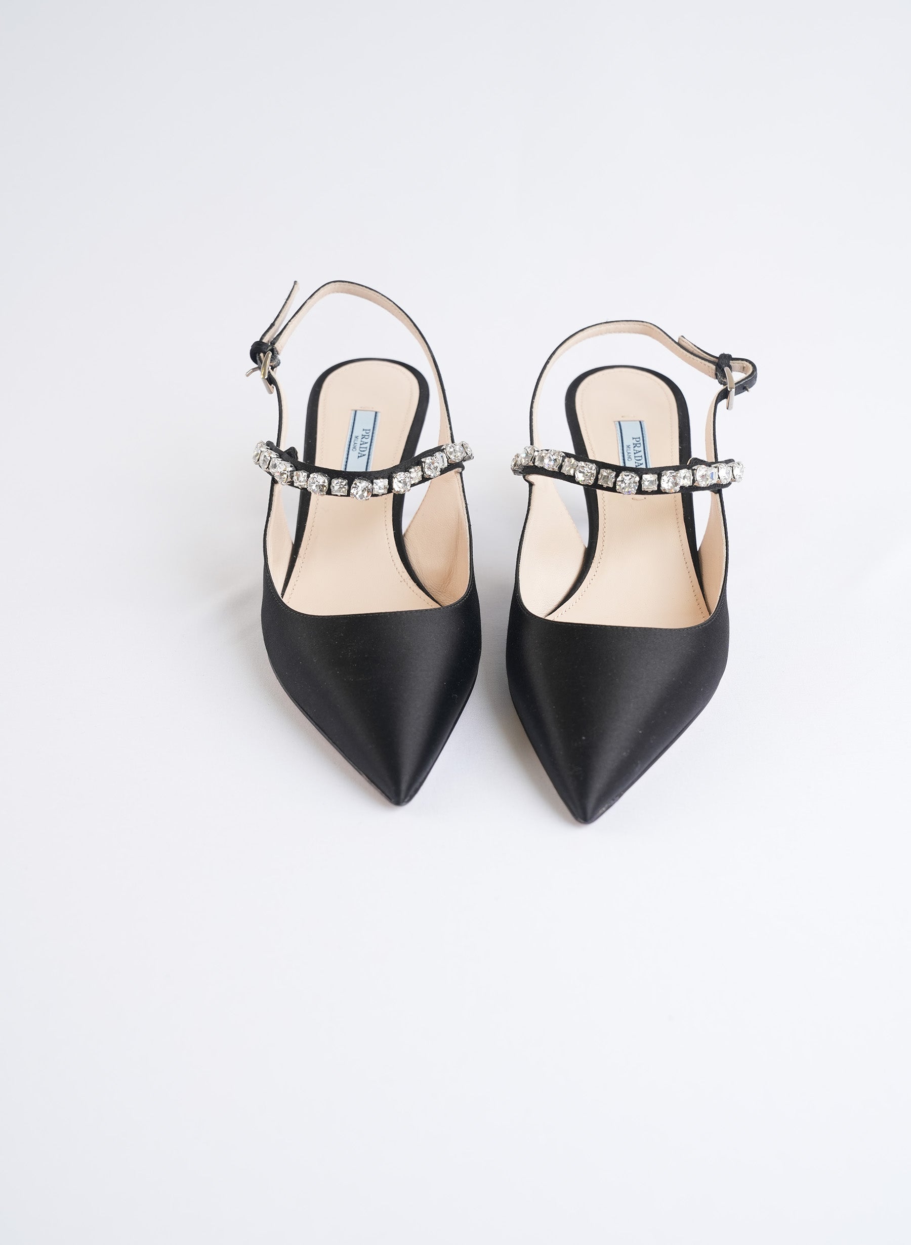 Escarpins Prada ornés de cristaux