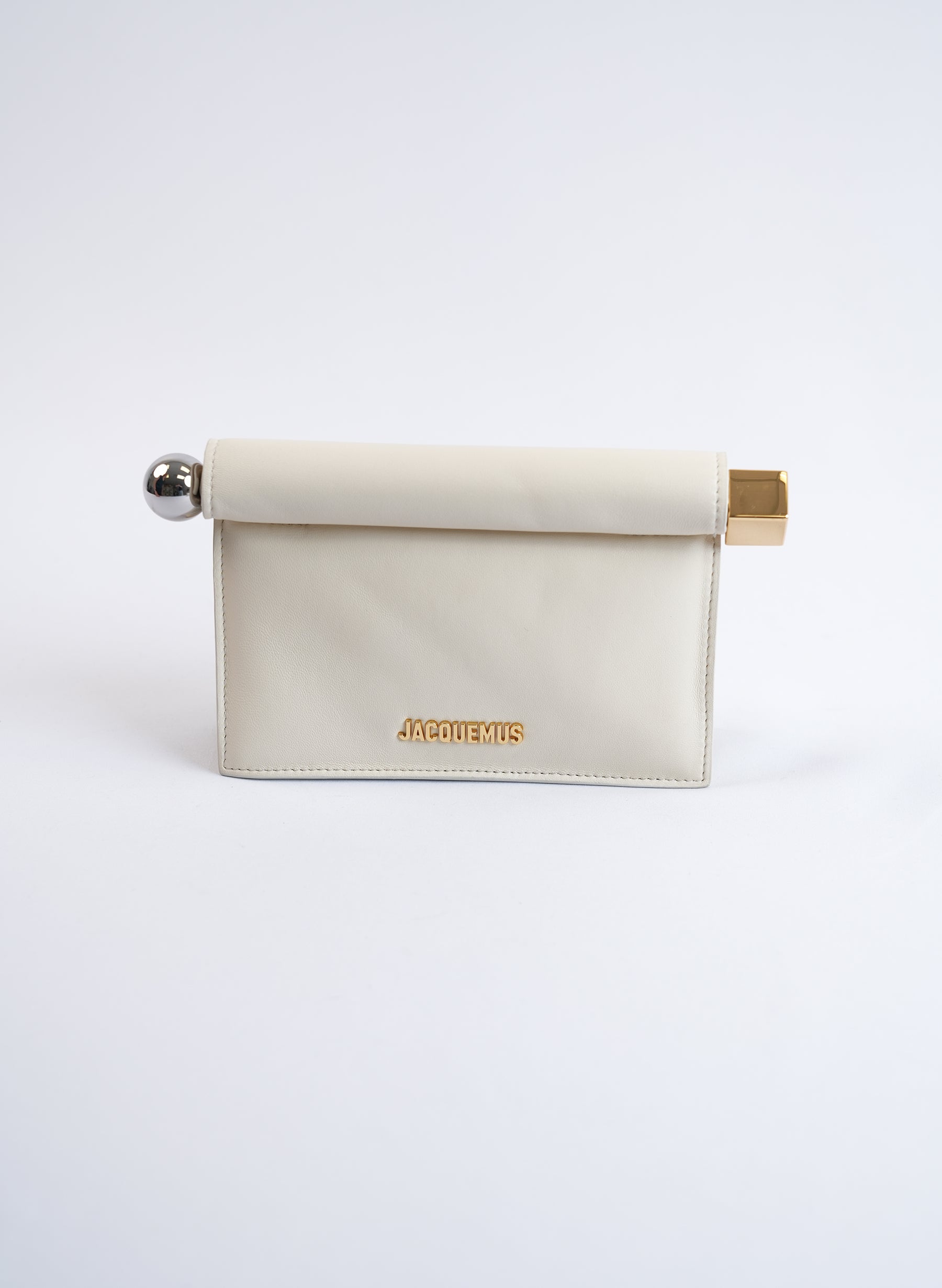 Pochette ronde carrée Jacquemus