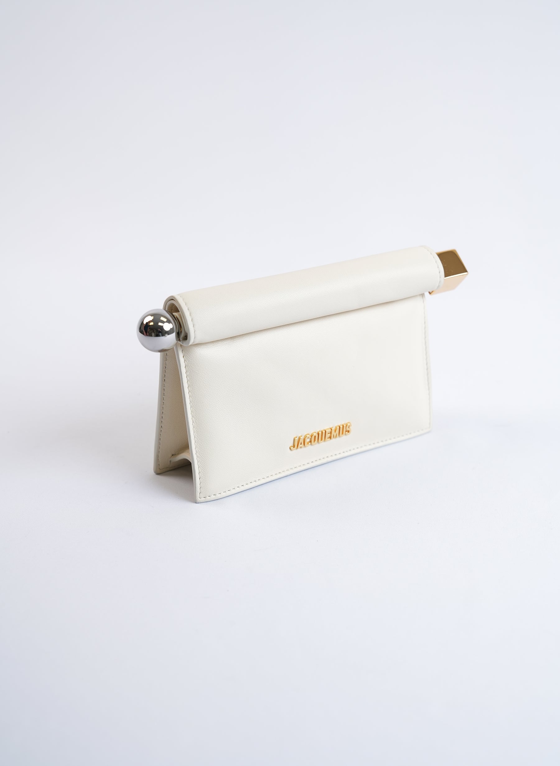 Pochette ronde carrée Jacquemus