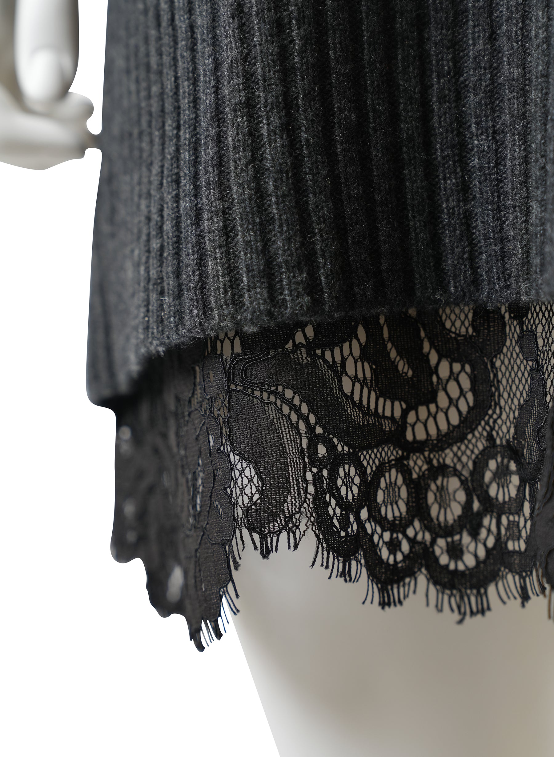 Robe pull à bordure en dentelle Elisa de Brochu Walker