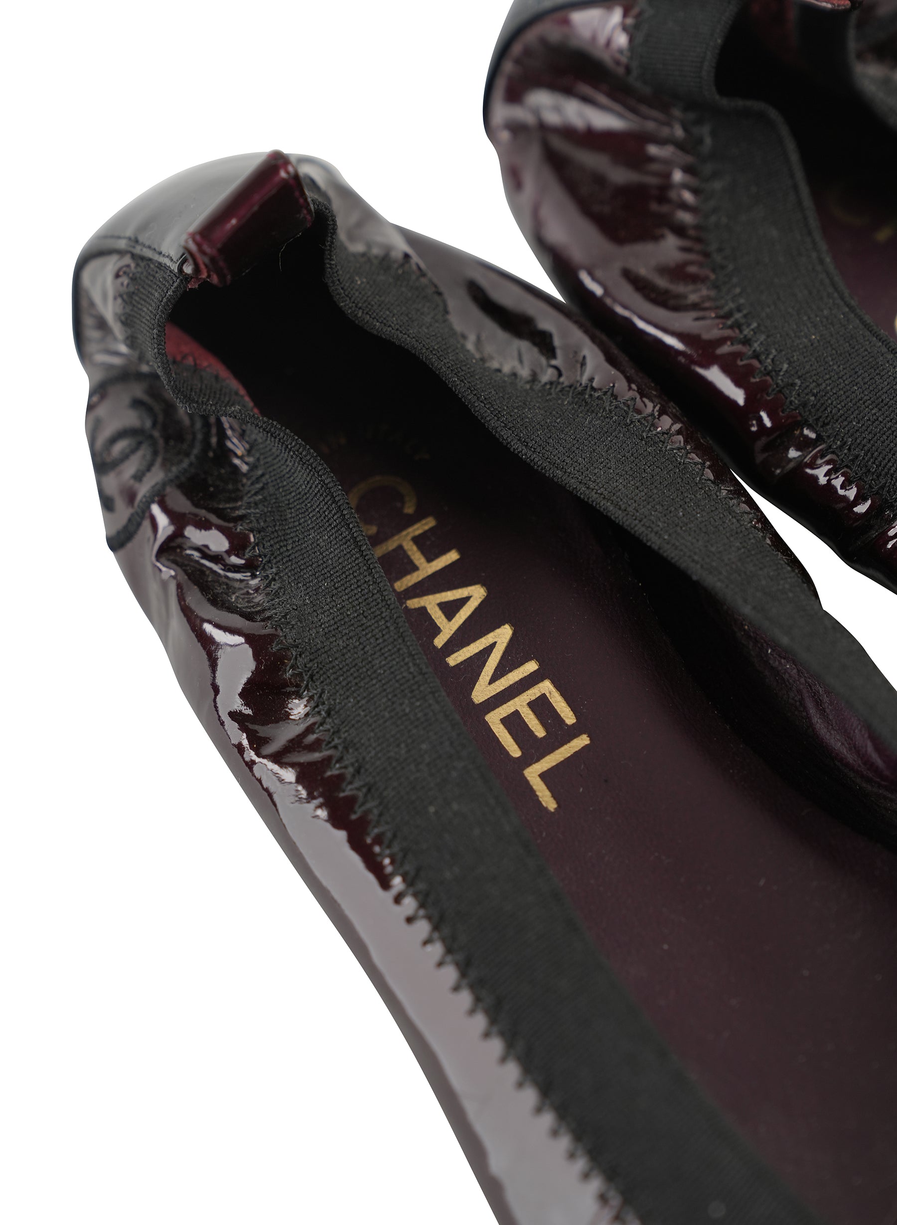 Ballerines Chanel en cuir verni bordeaux