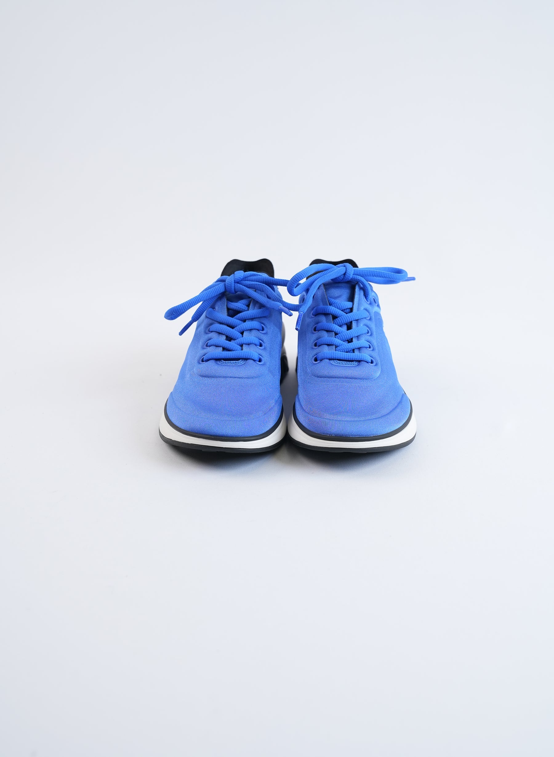 Baskets Chanel bleues à logo CC entrelacé