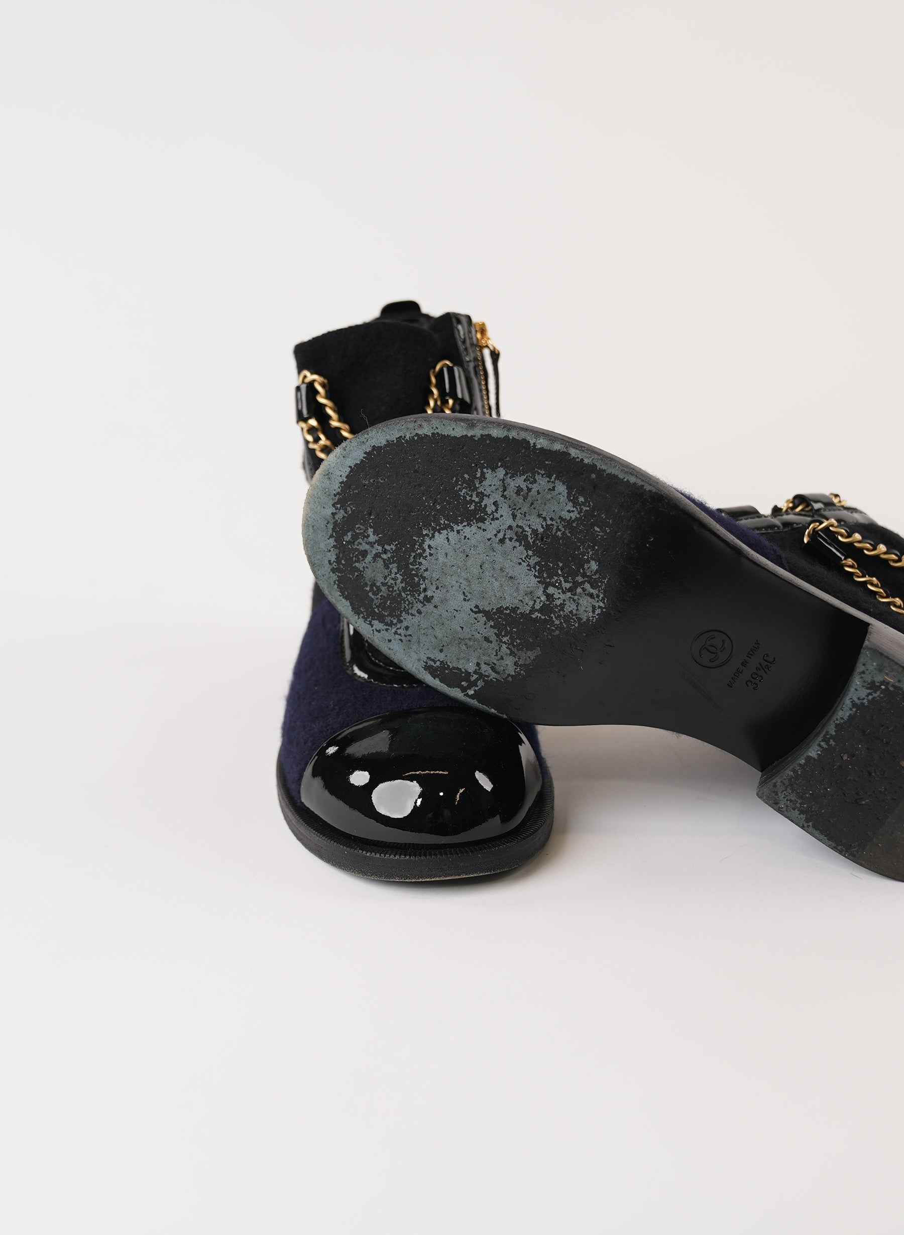 Bottes à lacets Chanel à logo CC entrelacé