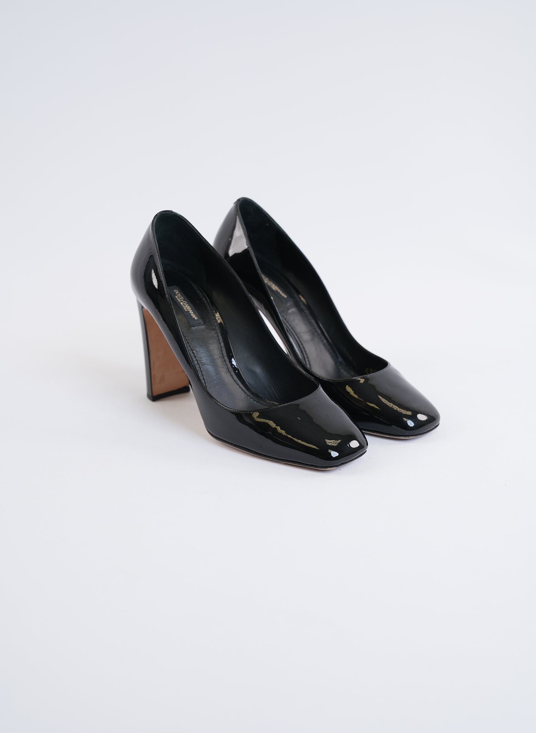 Escarpins Dolce & Gabbana en cuir verni noir à talon bijou