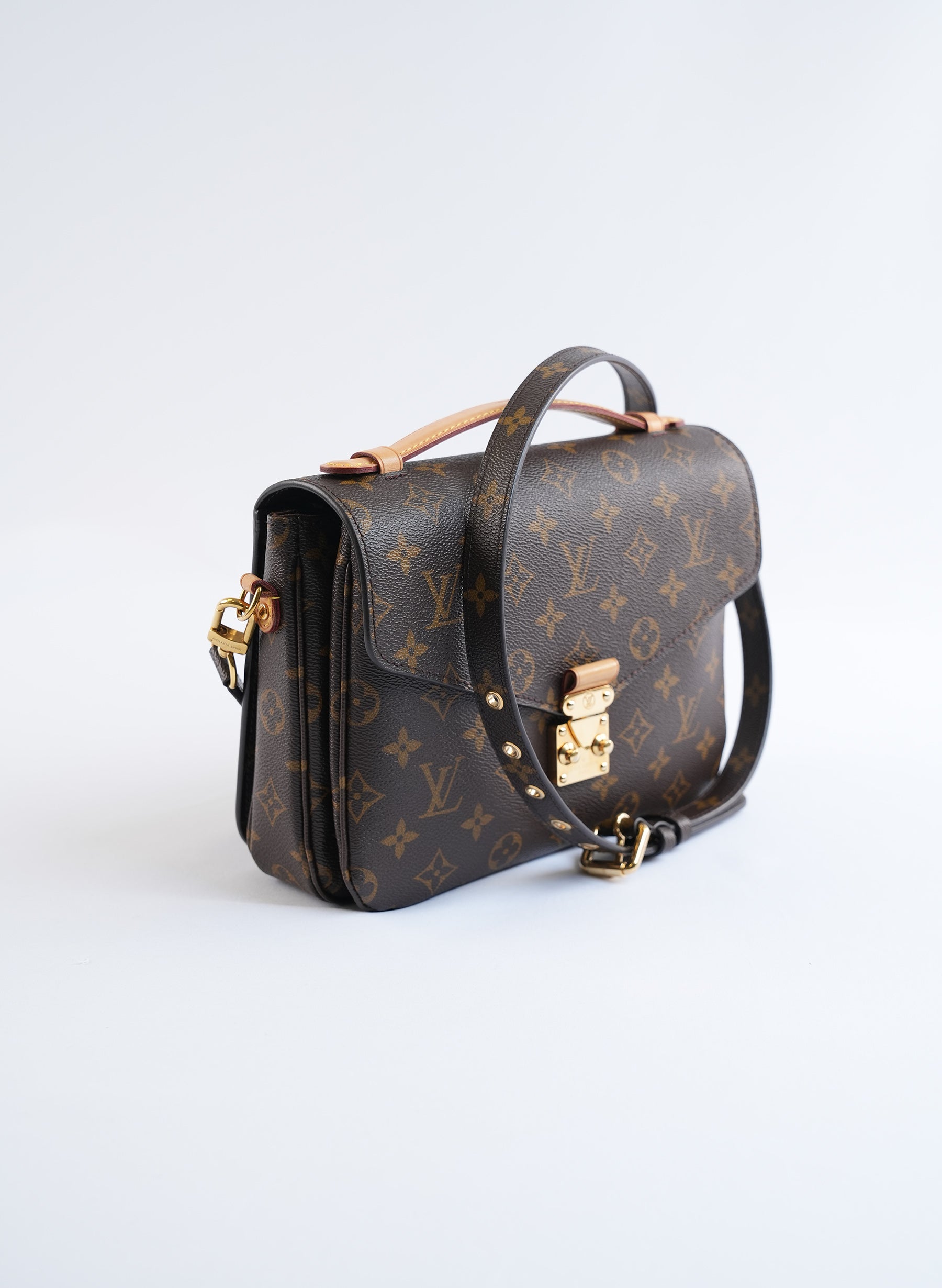 Louis Vuitton Pochette Métis Monogram Bag