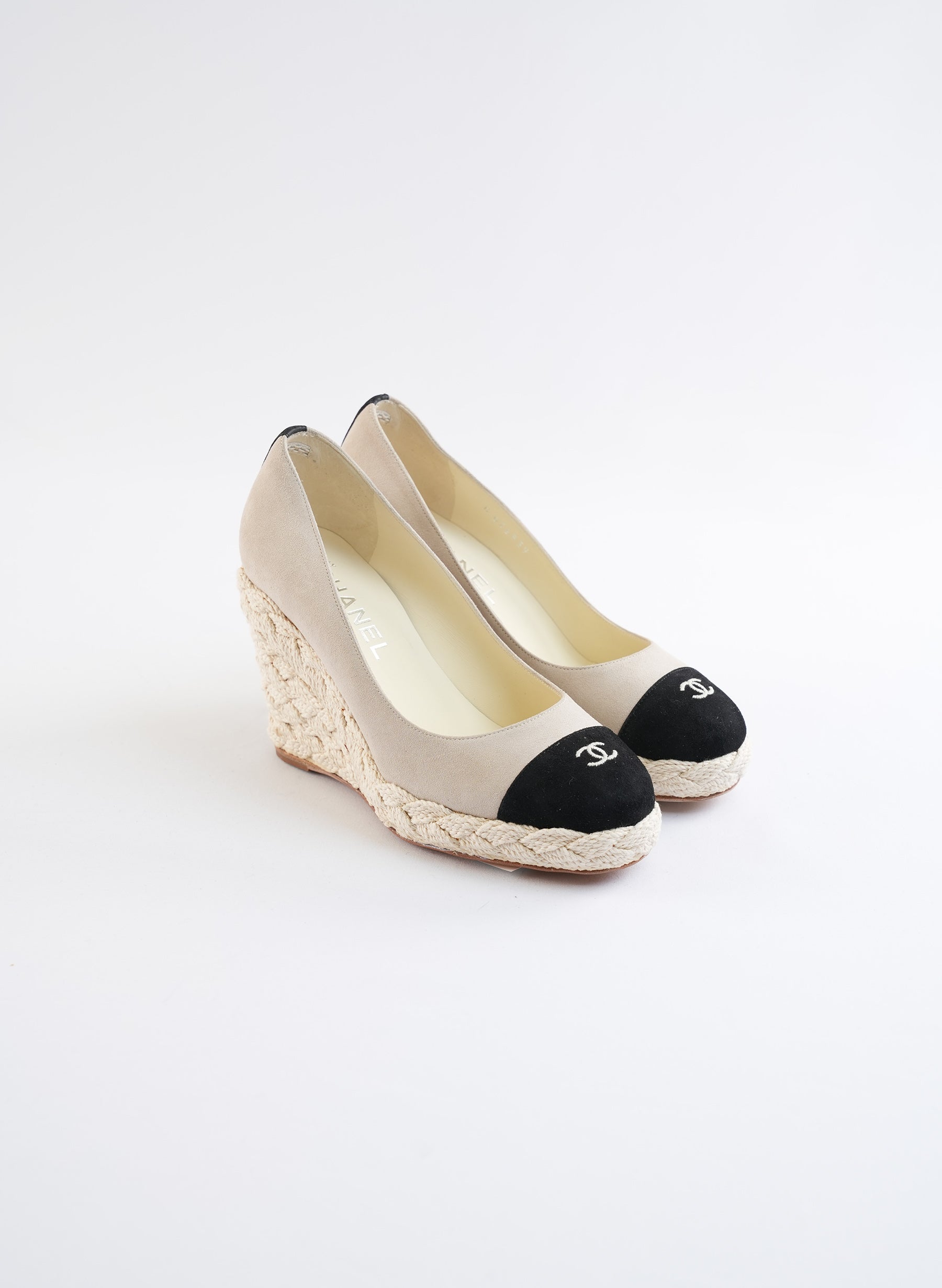 Escarpins Chanel à double CC entrelacé