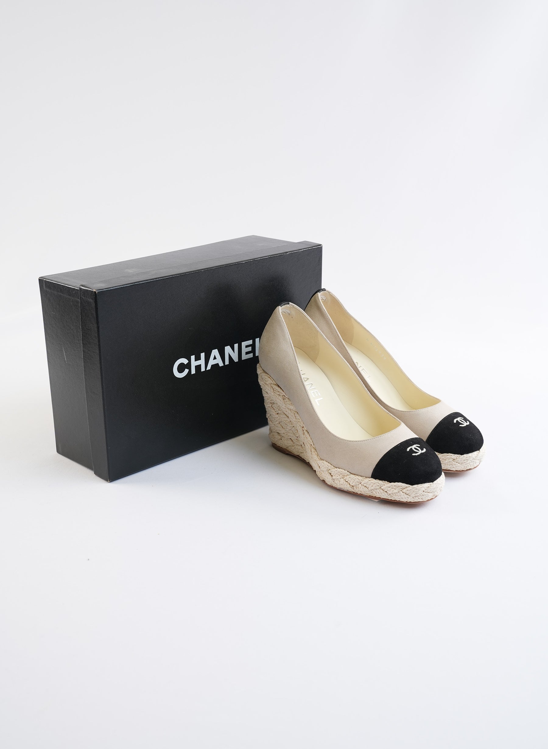 Escarpins Chanel à double CC entrelacé