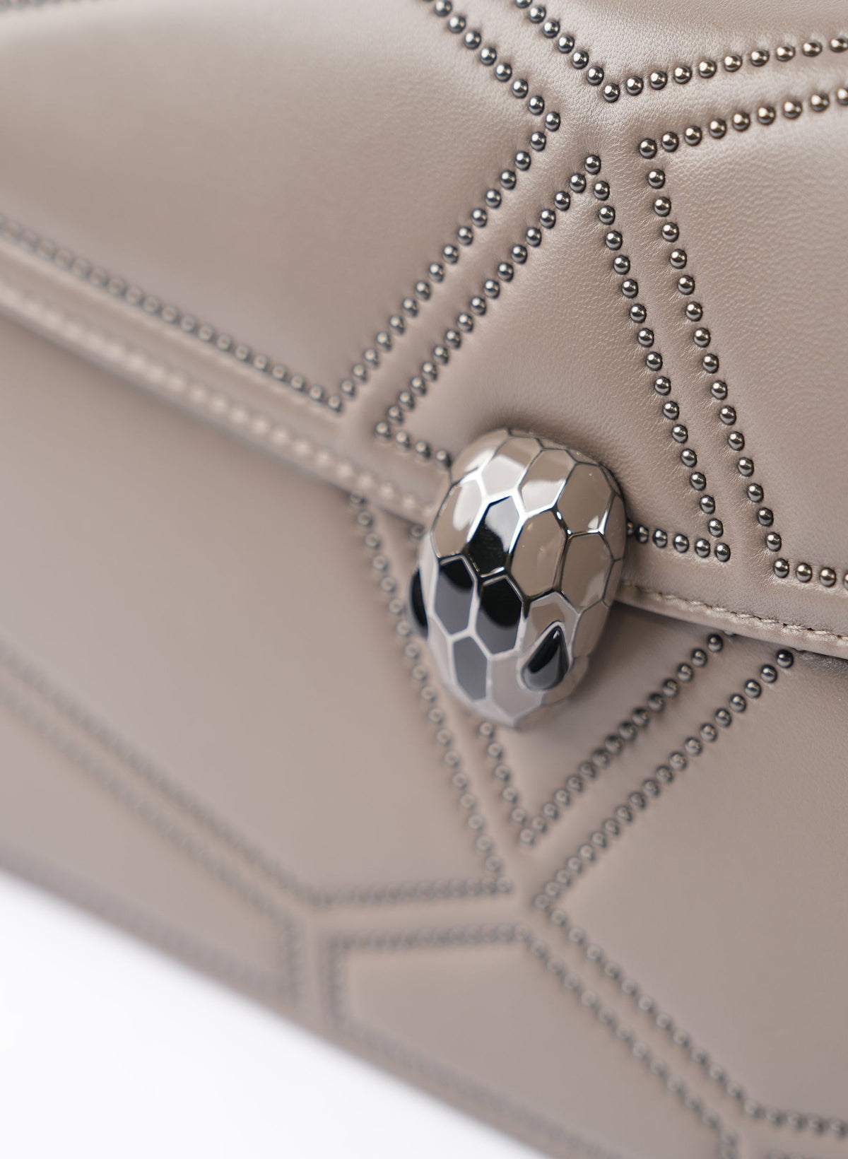 Sac à main Bvlgari Serpenti Forever en cuir gris