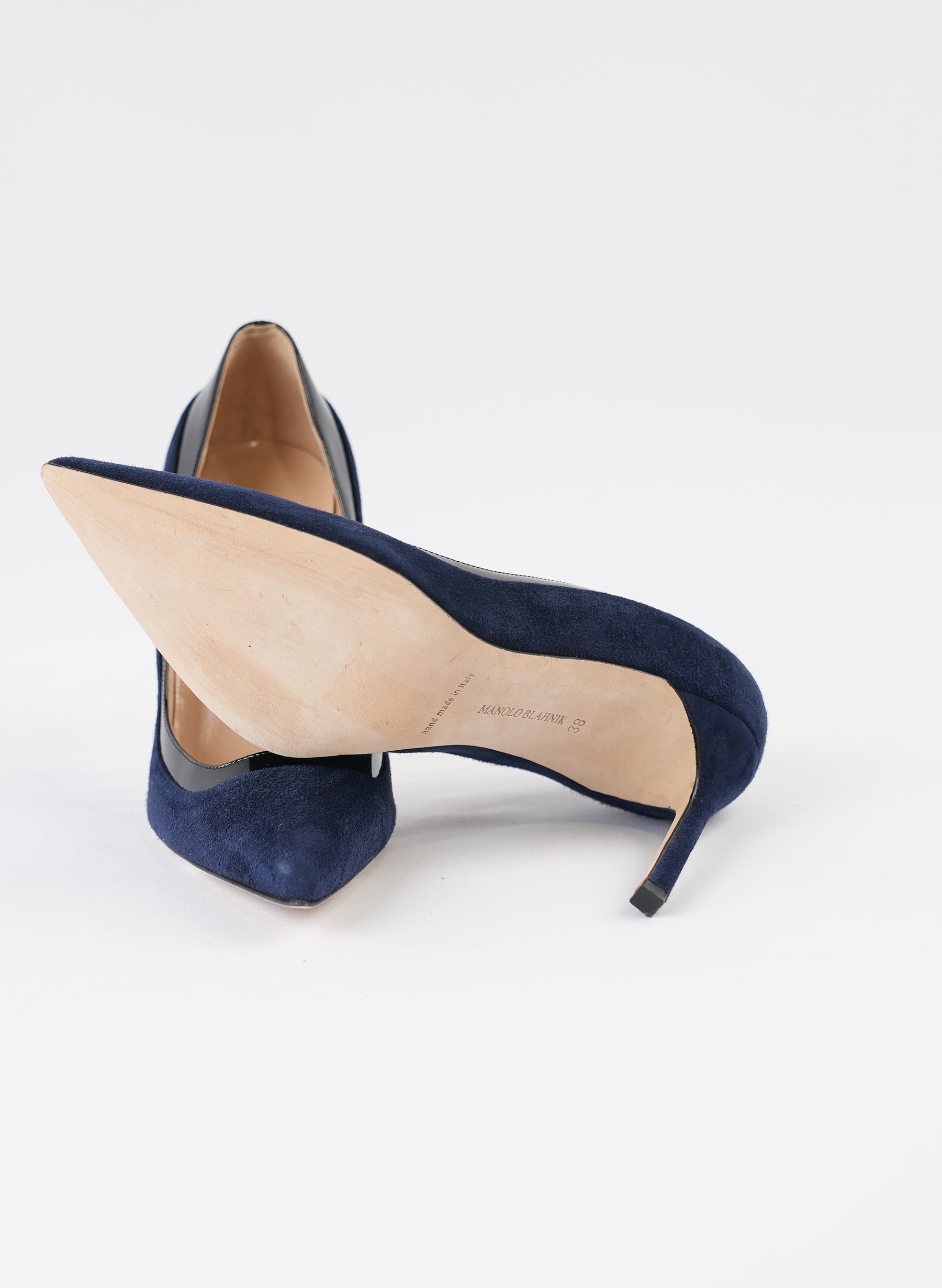 Escarpins Manolo Blahnik en daim bleu marine à bout pointu