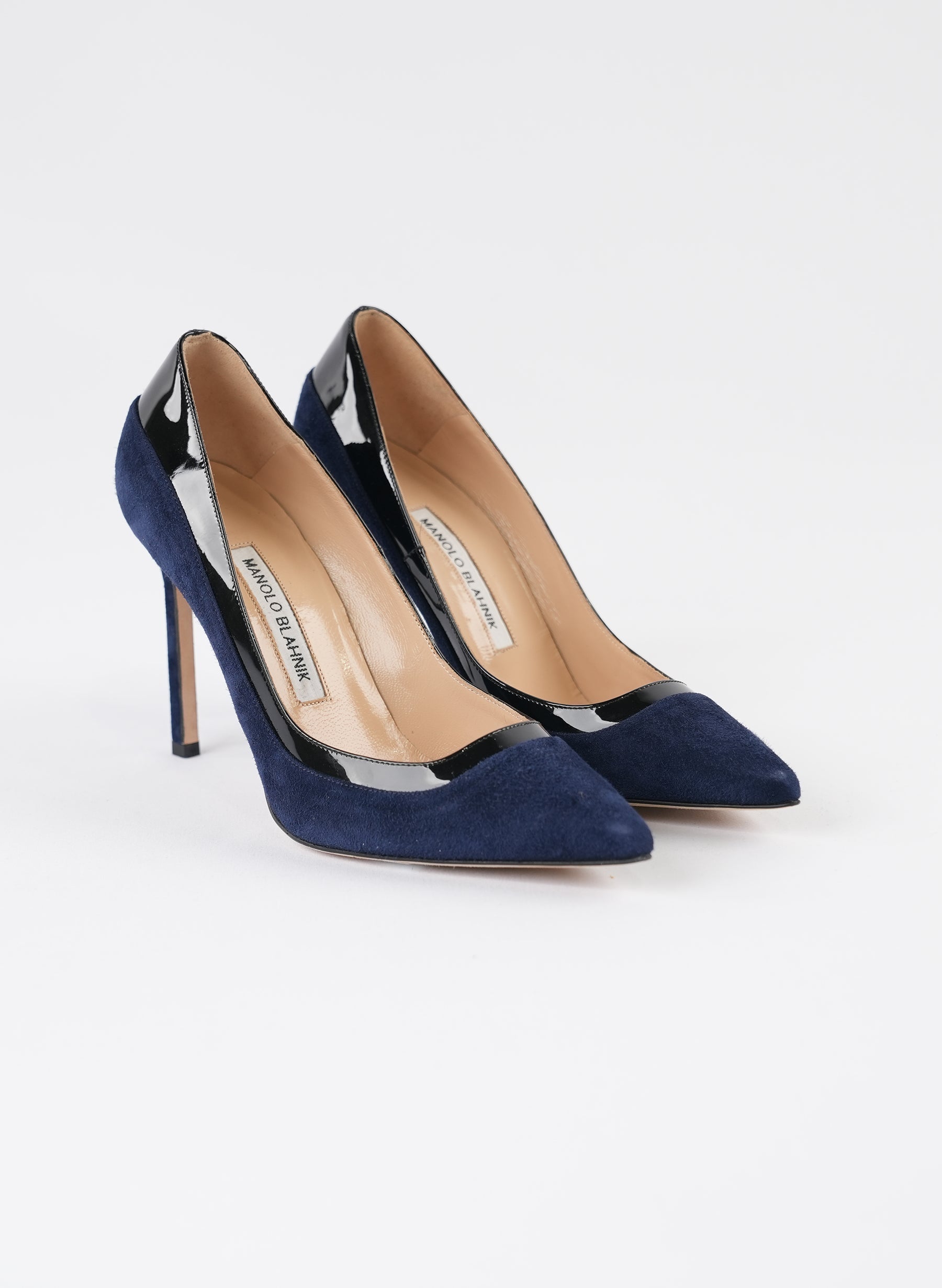 Escarpins Manolo Blahnik en daim bleu marine à bout pointu