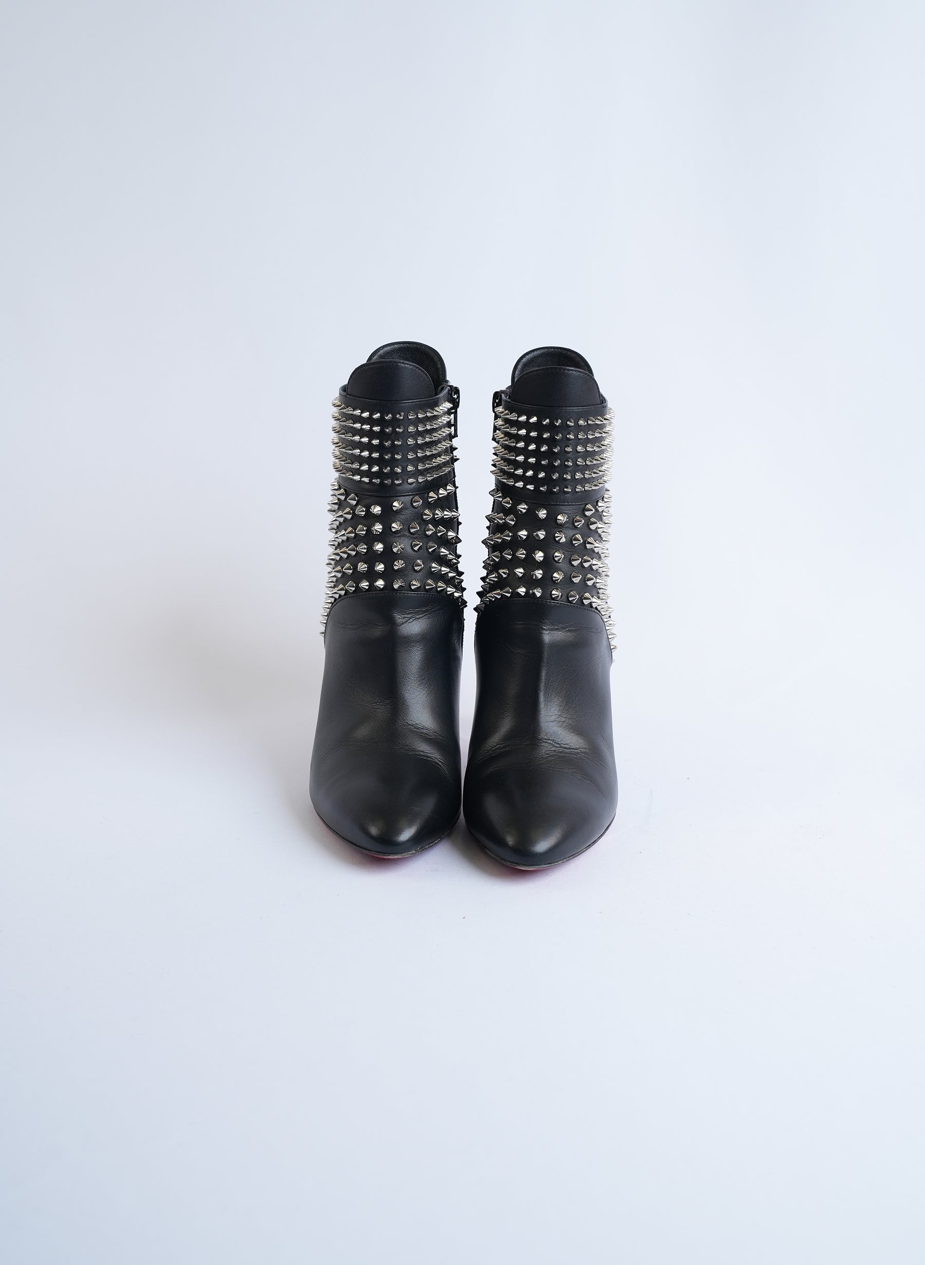 Escarpins cloutés Christian Louboutin