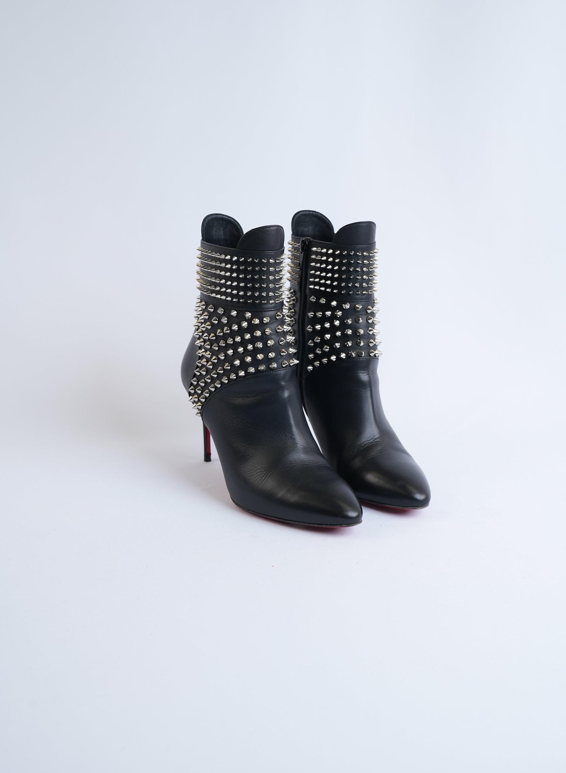 Escarpins cloutés Christian Louboutin