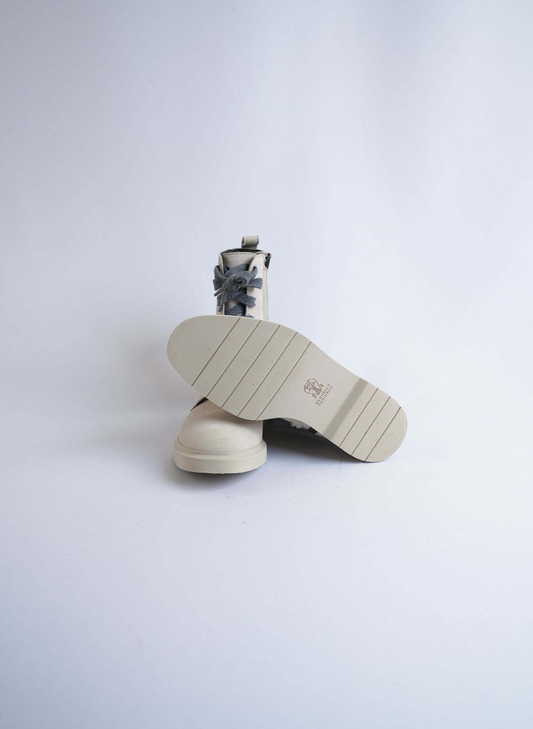 Bottes de combat en daim ornées de Brunello Cucinelli