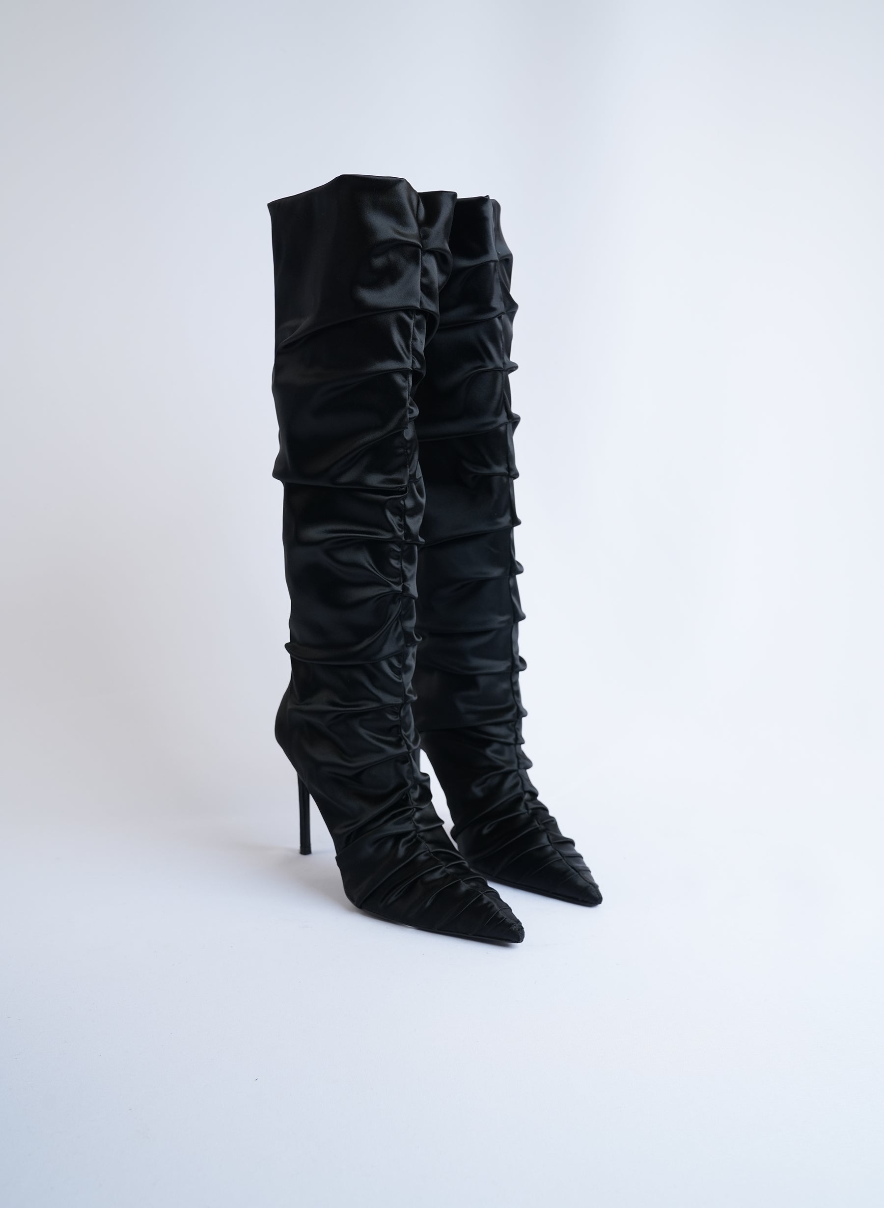 Bottes hautes en satin Stuart Weitzman