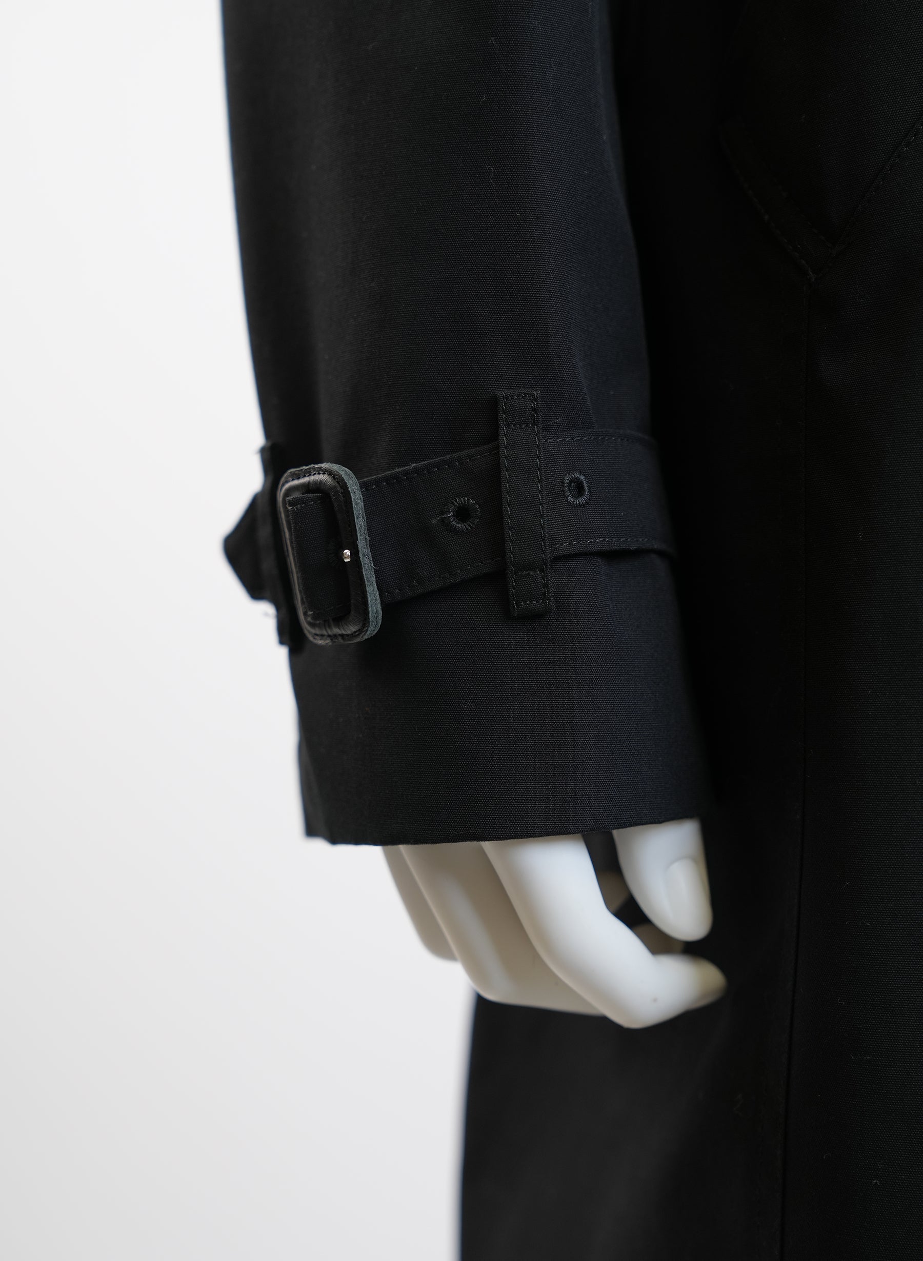 Trench-coat noir Burberry arrivant aux genoux