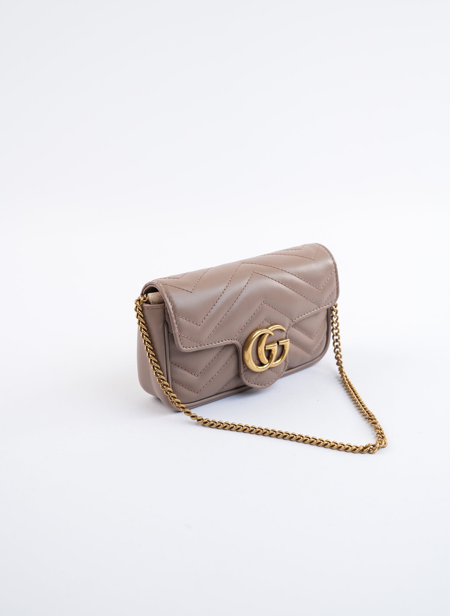Sac bandoulière Gucci GG Mormont Mini en cuir matelassé