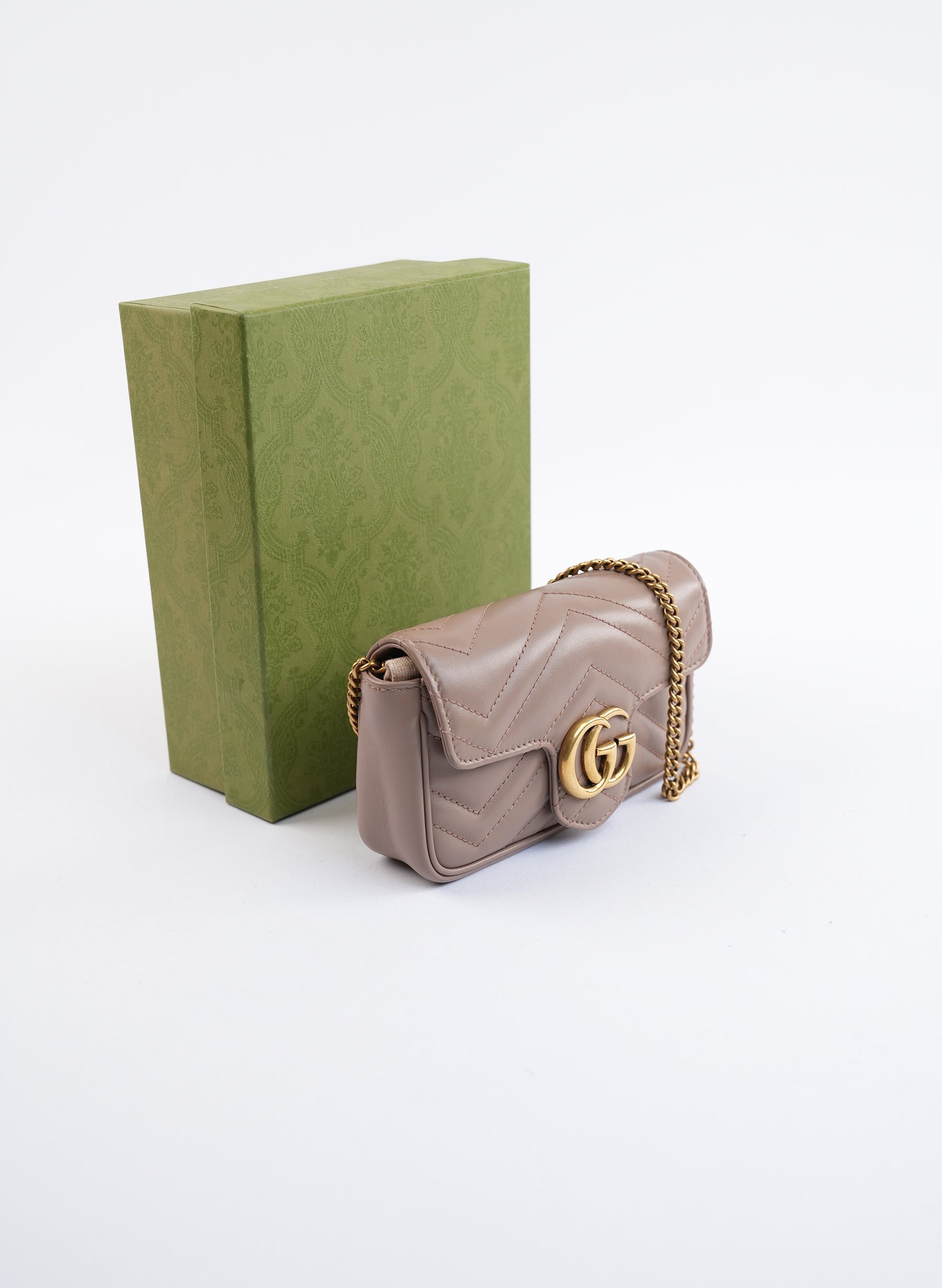 Sac bandoulière Gucci GG Mormont Mini en cuir matelassé