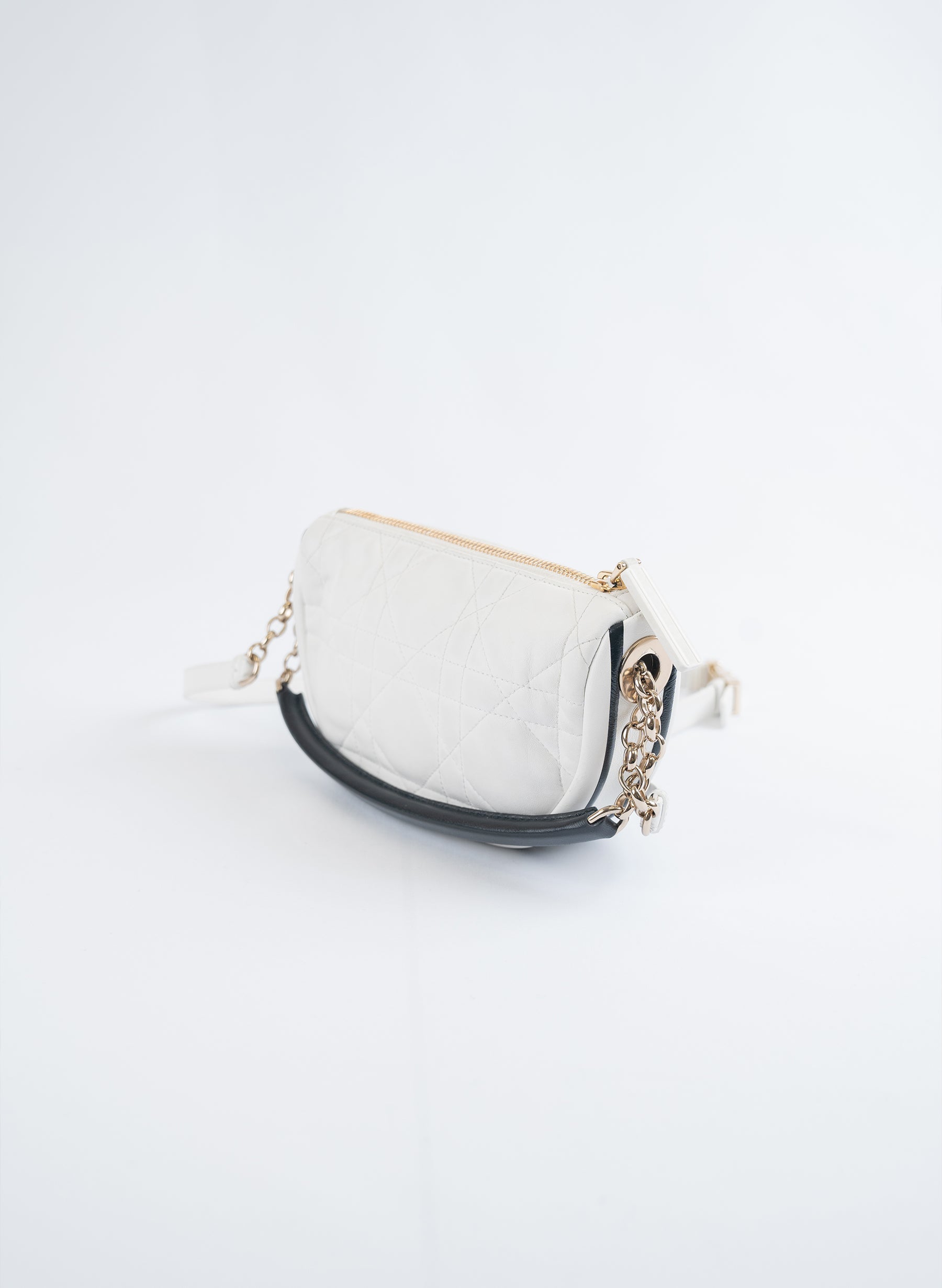 Christian Dior Sac Hobo Cannage Dior Vibe en cuir d'agneau