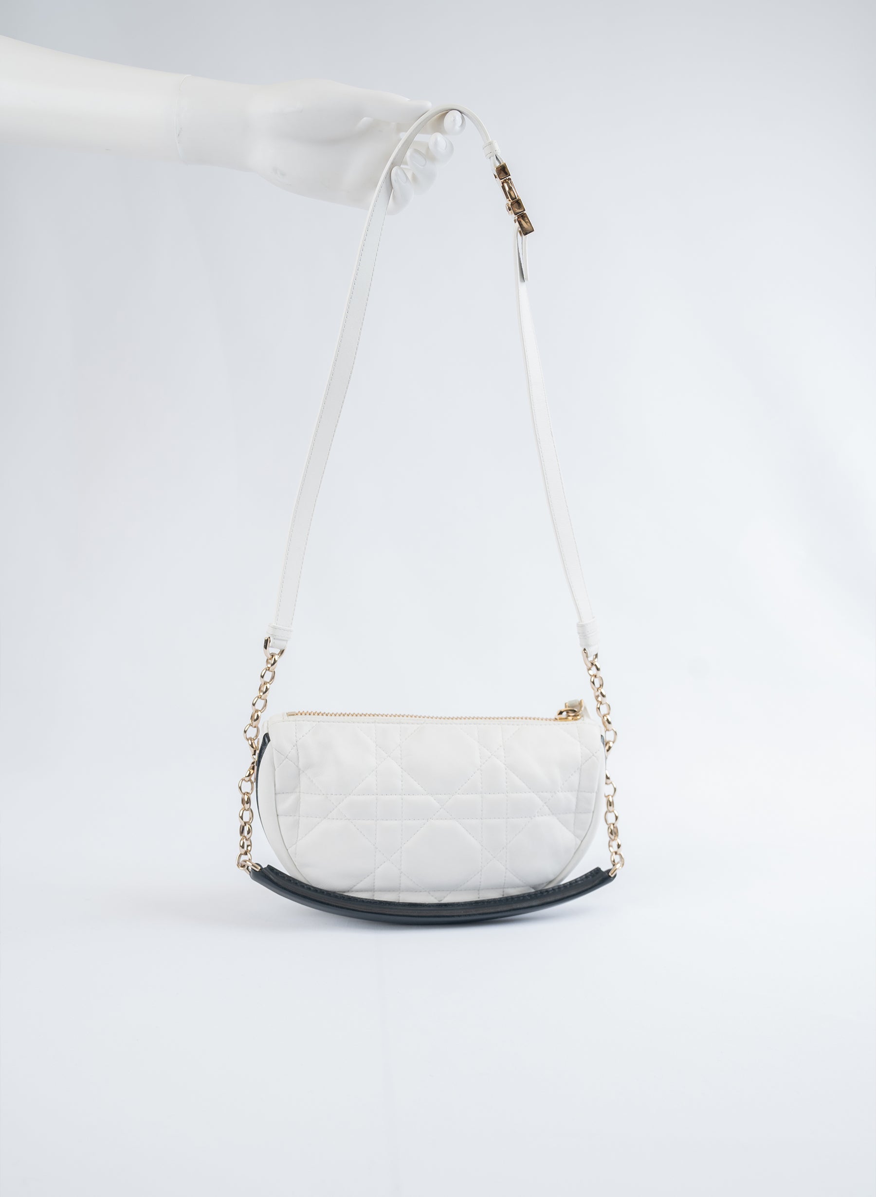 Christian Dior Sac Hobo Cannage Dior Vibe en cuir d'agneau