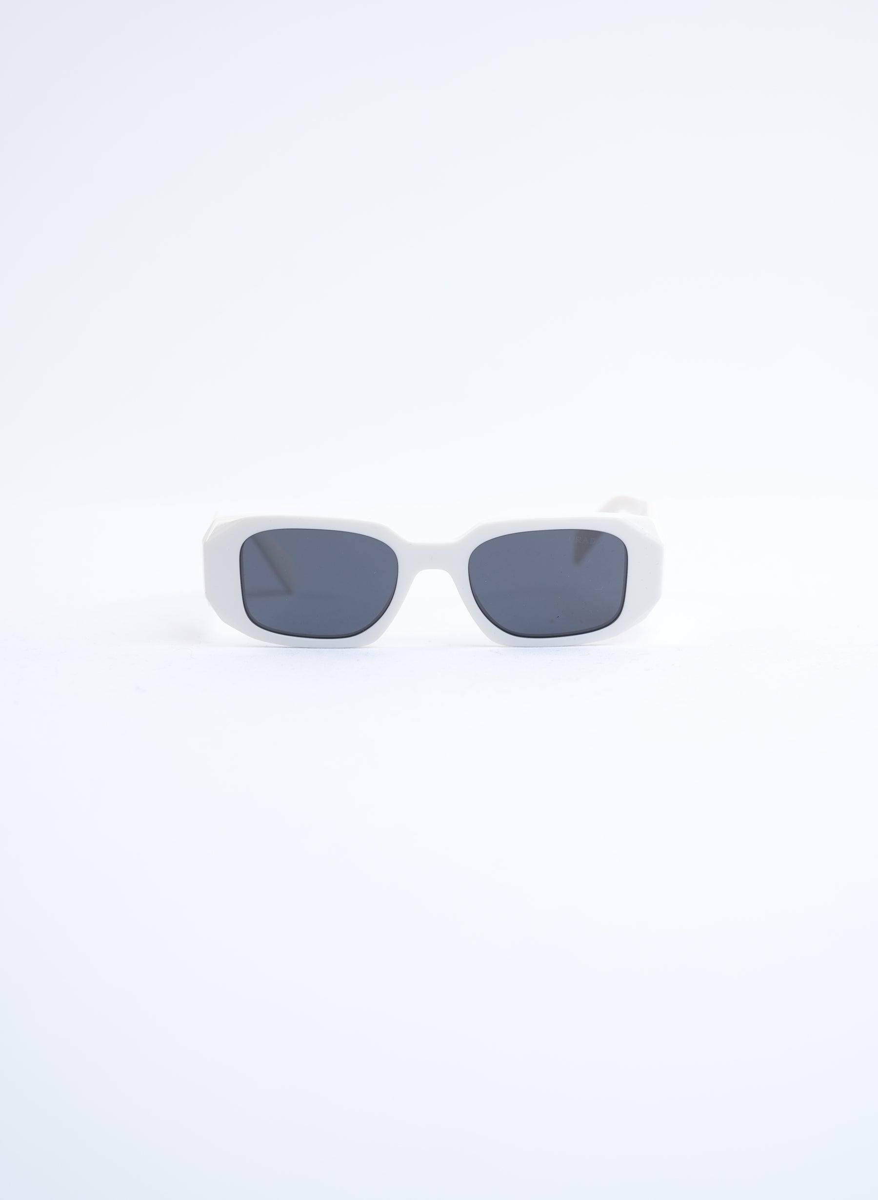 Lunettes de soleil blanches Prada