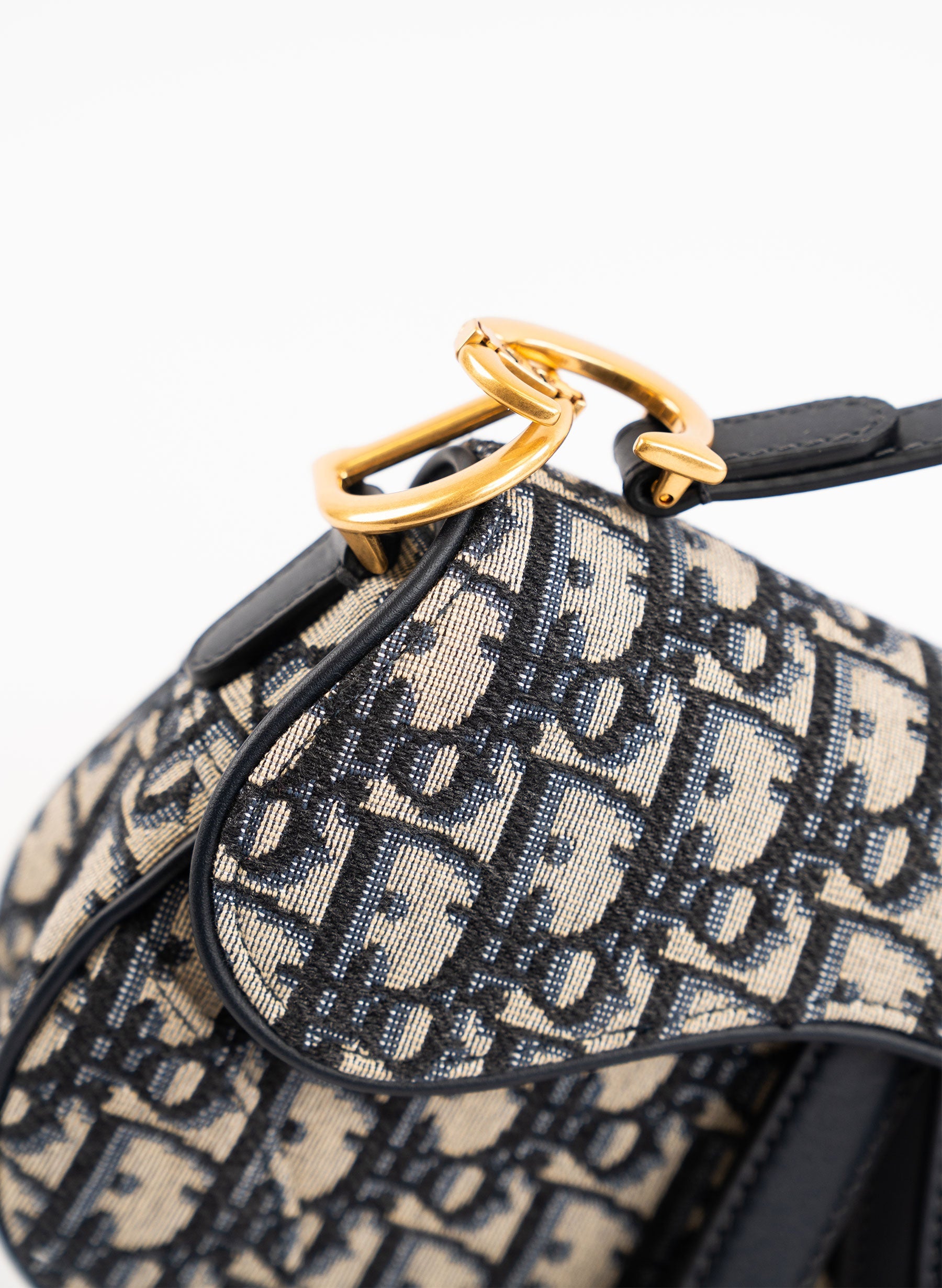 Sac à main Christian Dior mini Saddle en toile oblique bleu marine