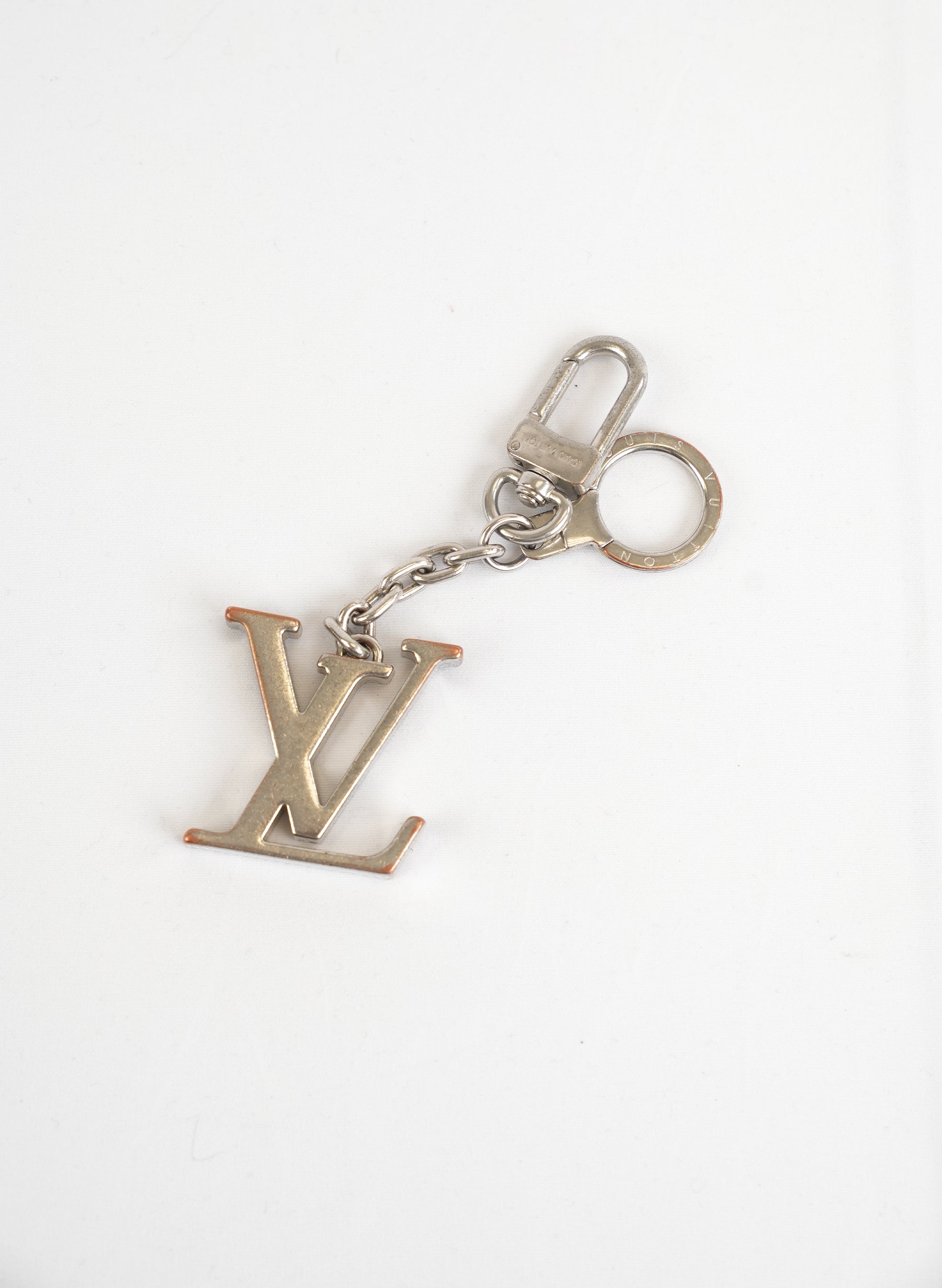 Porte-clés en métal Louis Vuitton