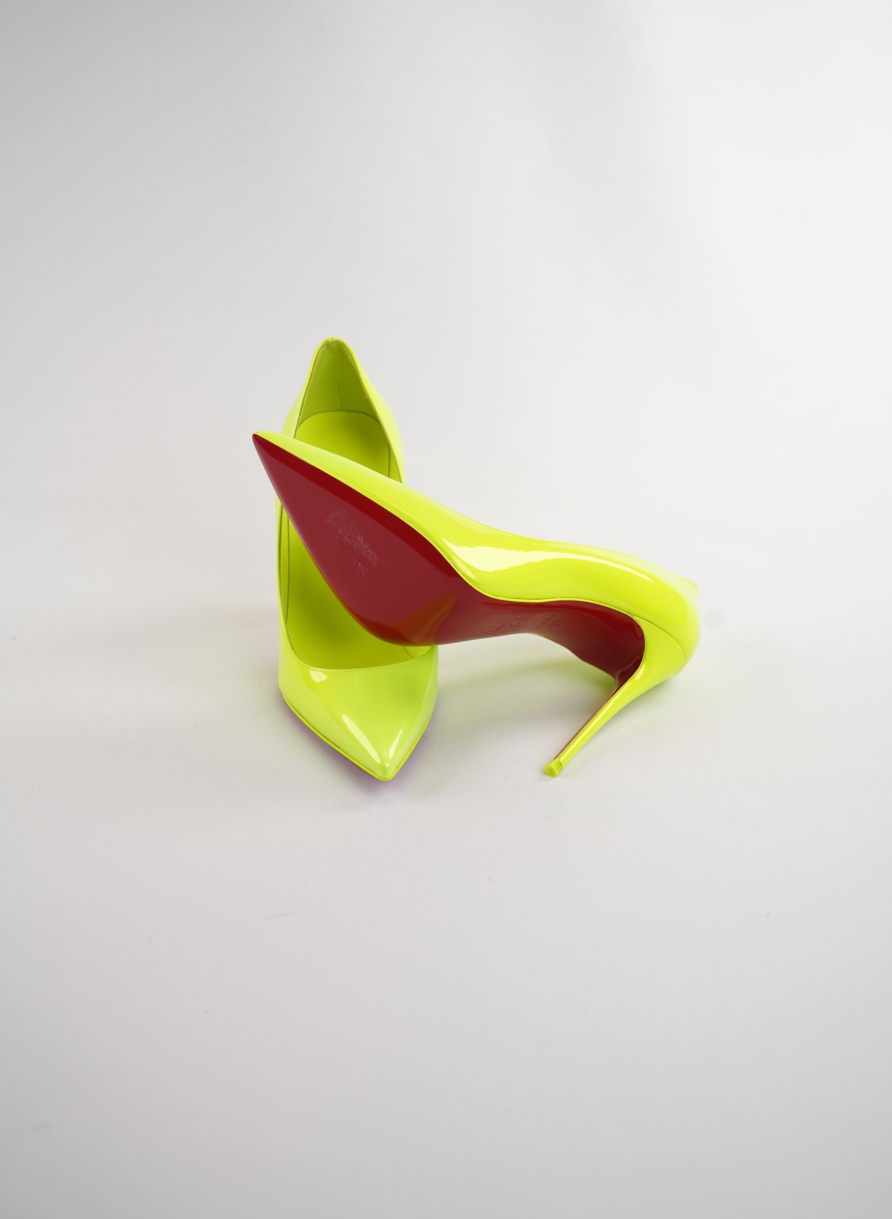 Escarpins Christian Louboutin Kate 100 en cuir verni néon