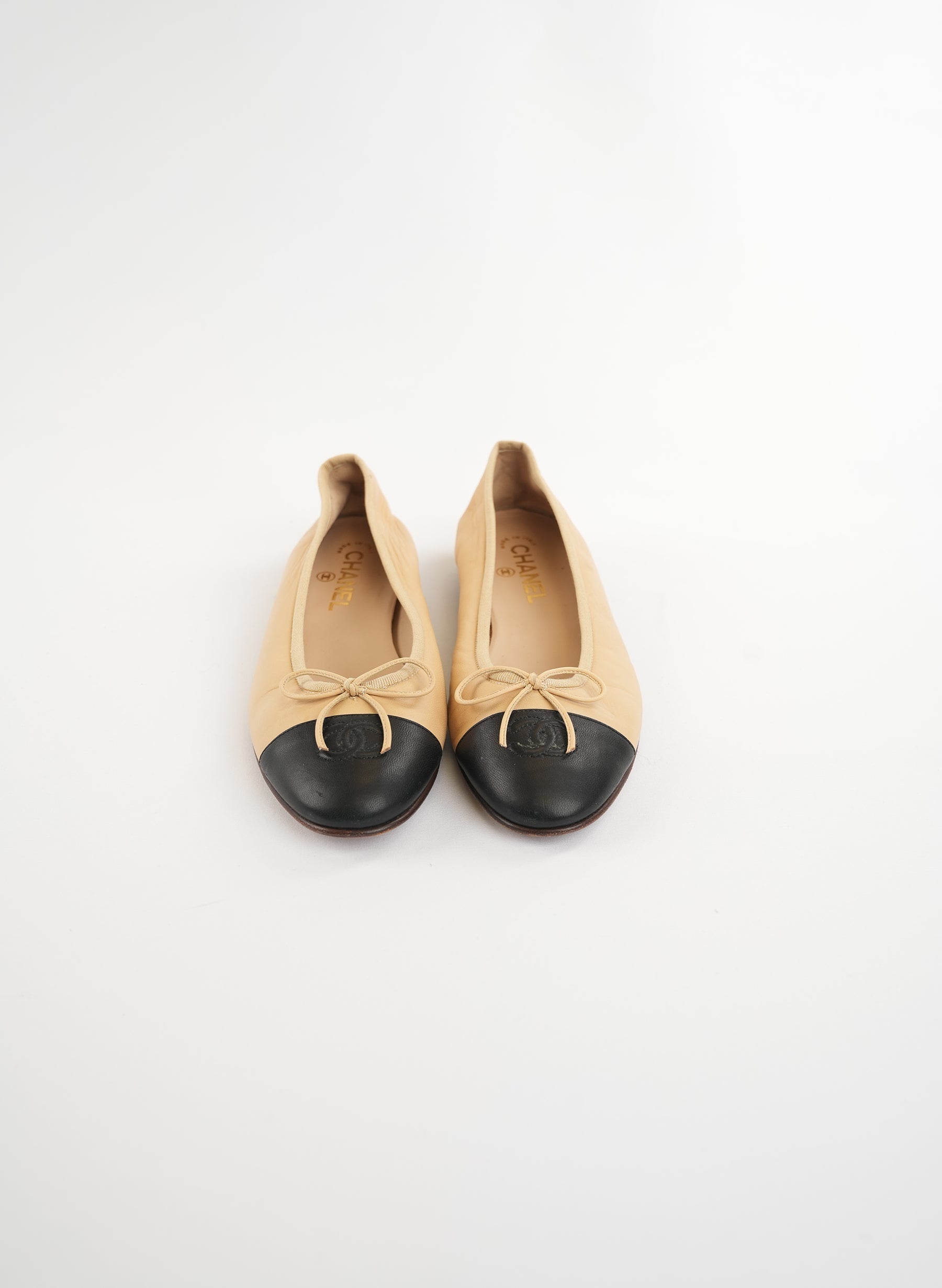 Ballerines en cuir Chanel Cambon