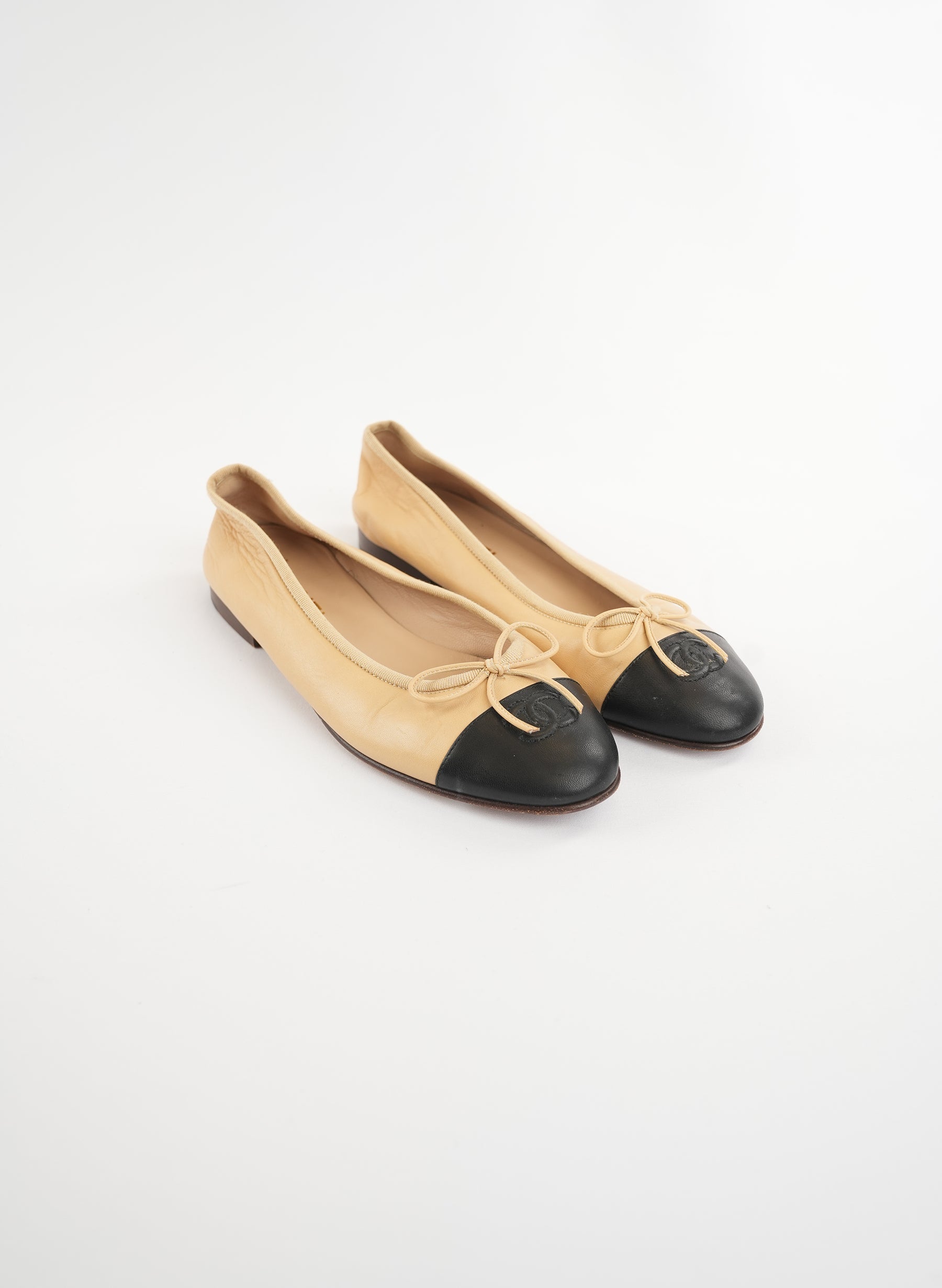 Ballerines en cuir Chanel Cambon