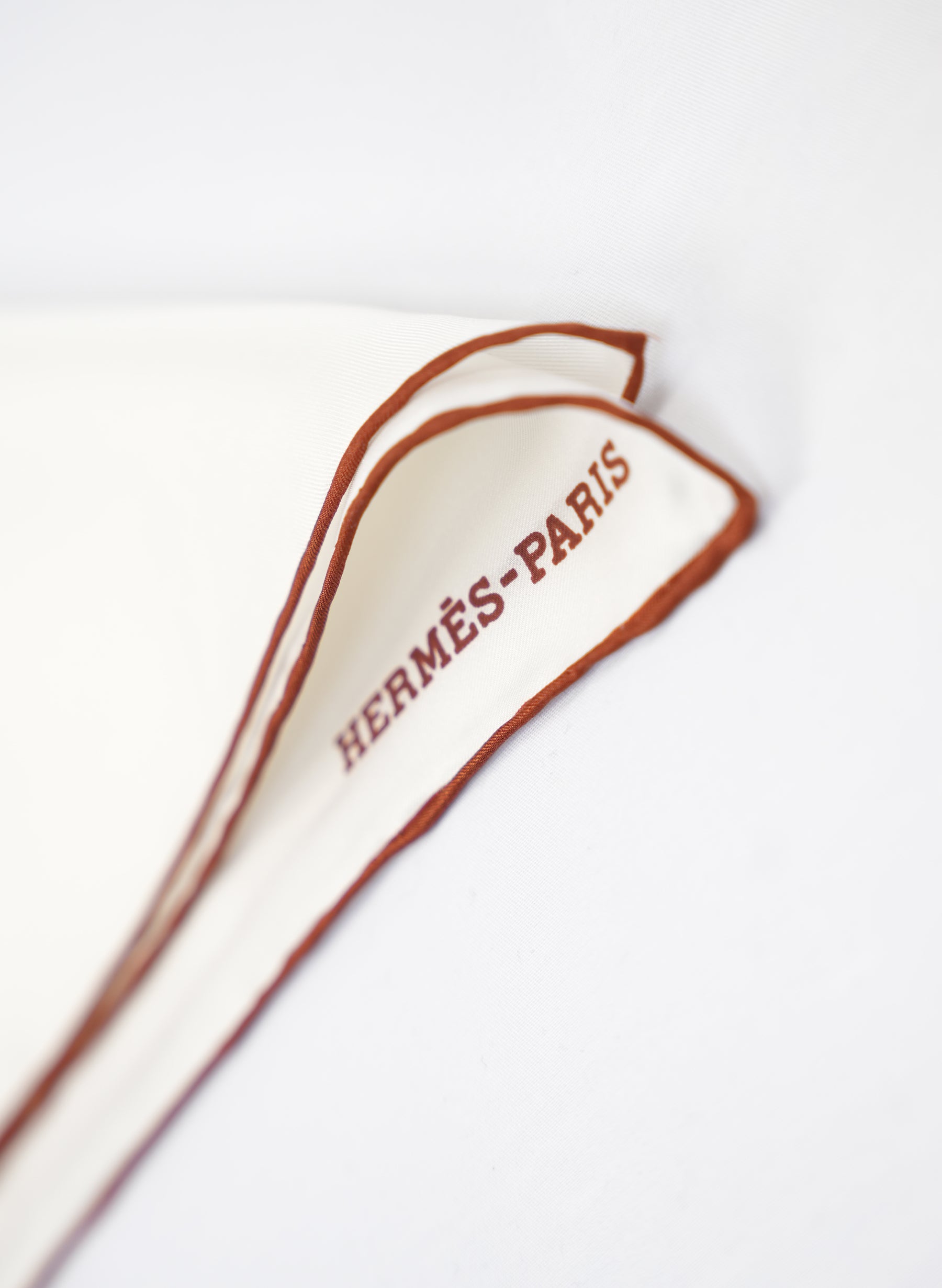 Foulard en soie imprimée Hermès