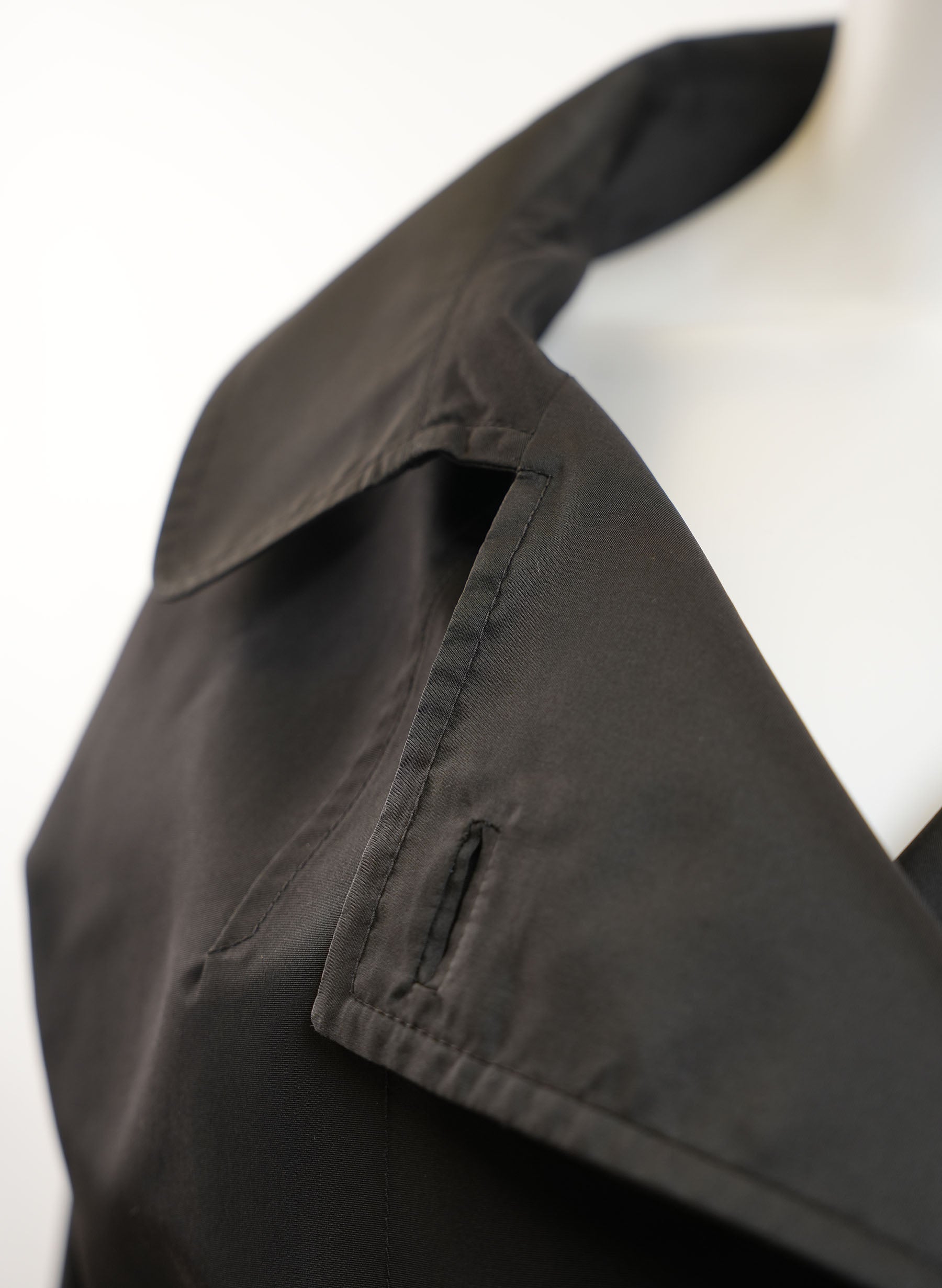 Trench-coat Prada en nylon ceinturé