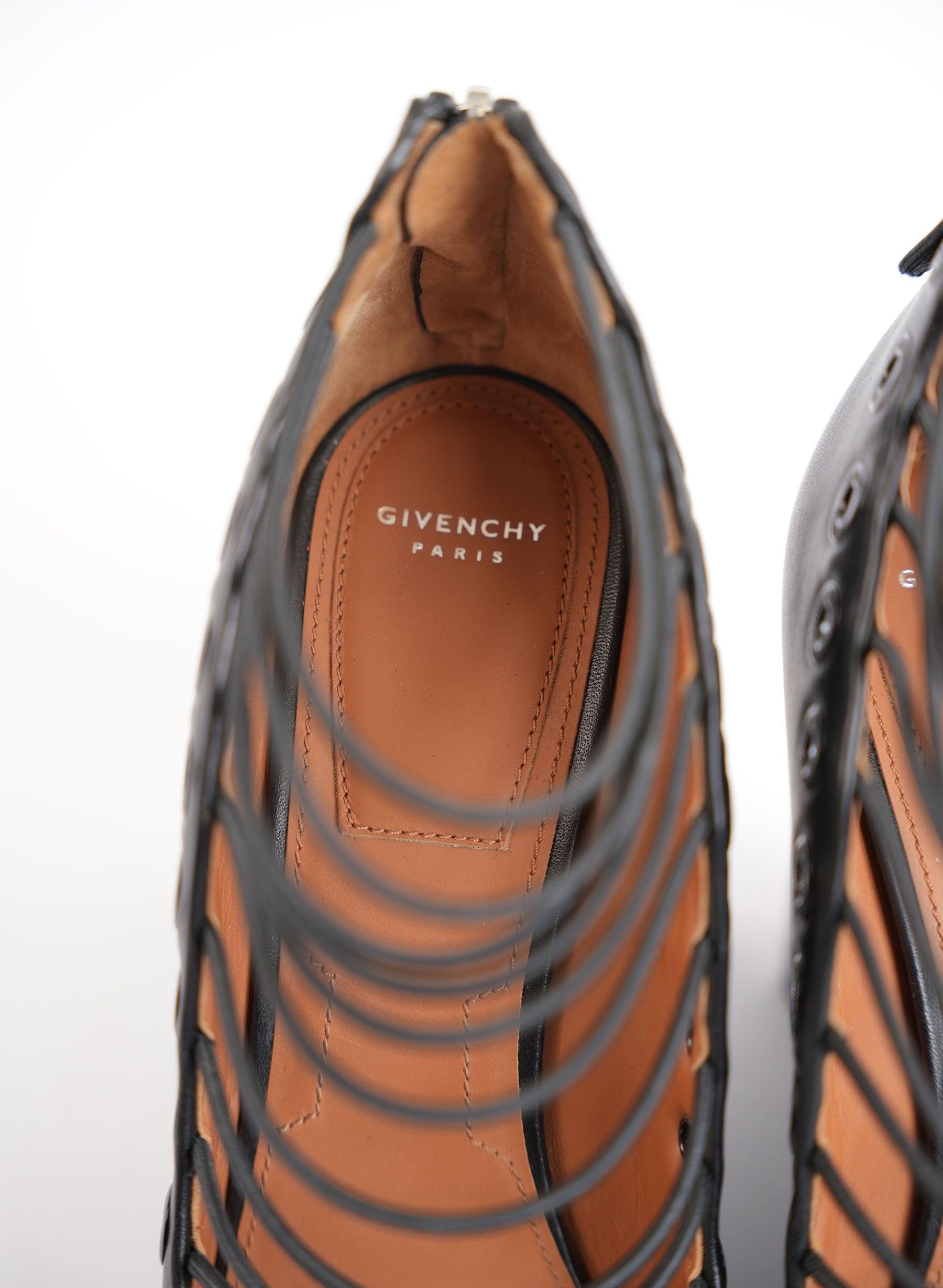 Sandales compensées à brides en cuir noir Givenchy