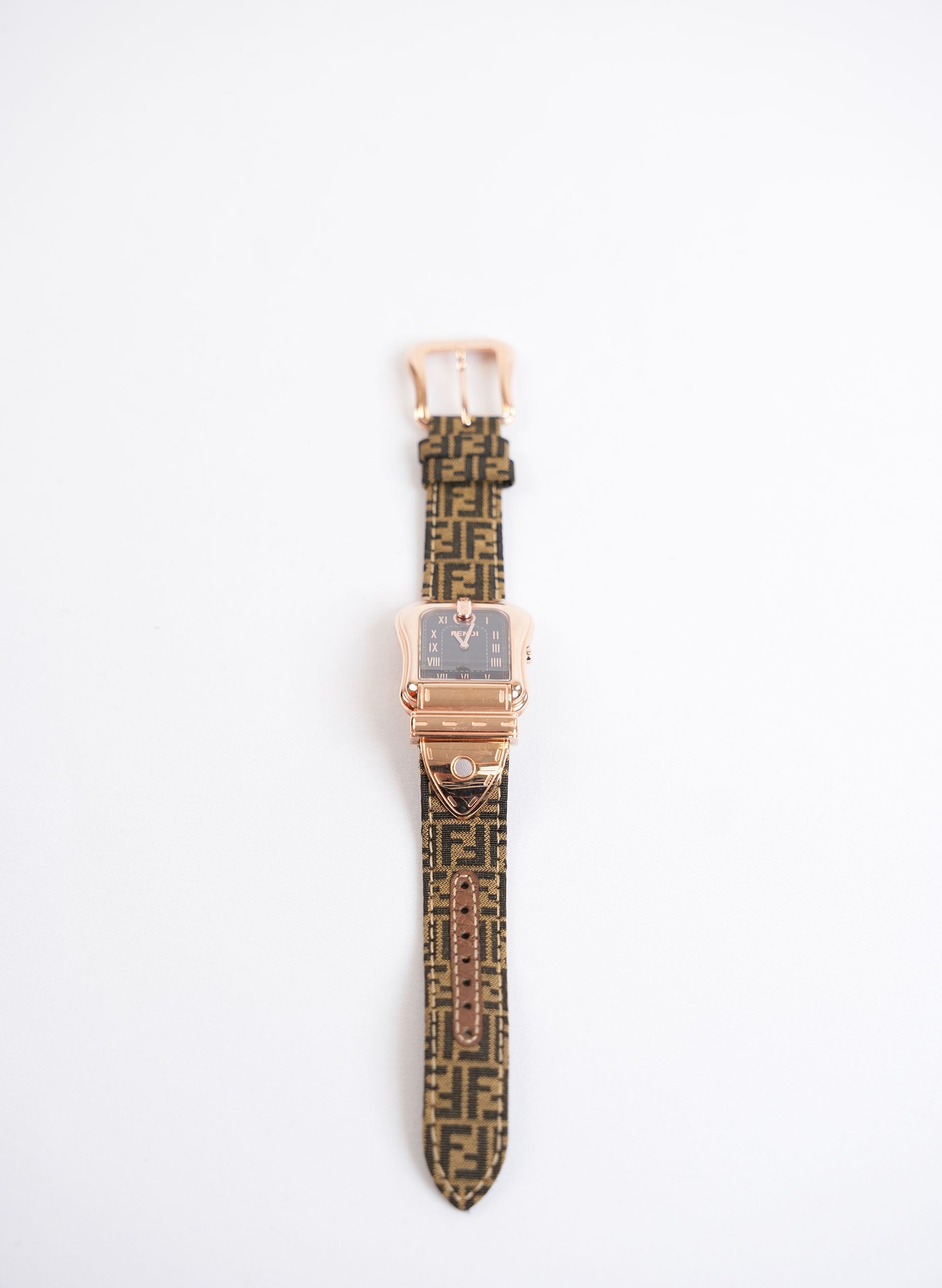 Montre Fendi en acier inoxydable or rose