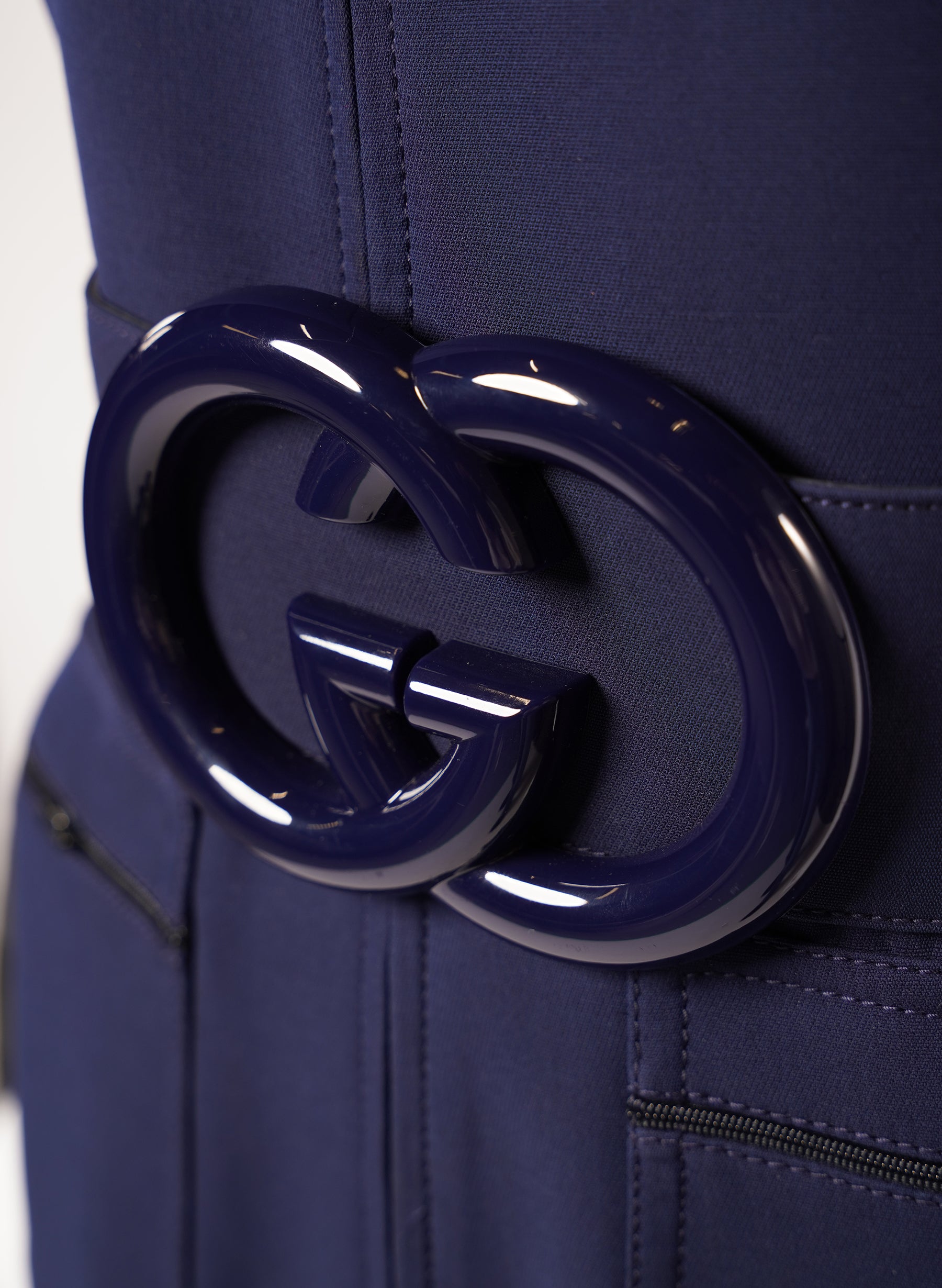 Combinaison Gucci à ceinture et logo G entrelacé