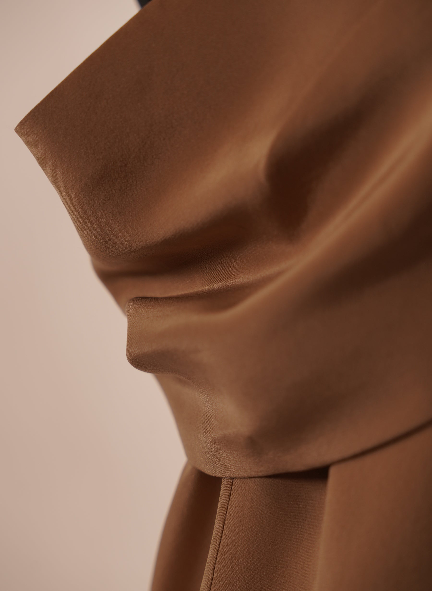 Chemisier asymétrique sans manches en soie Fendi