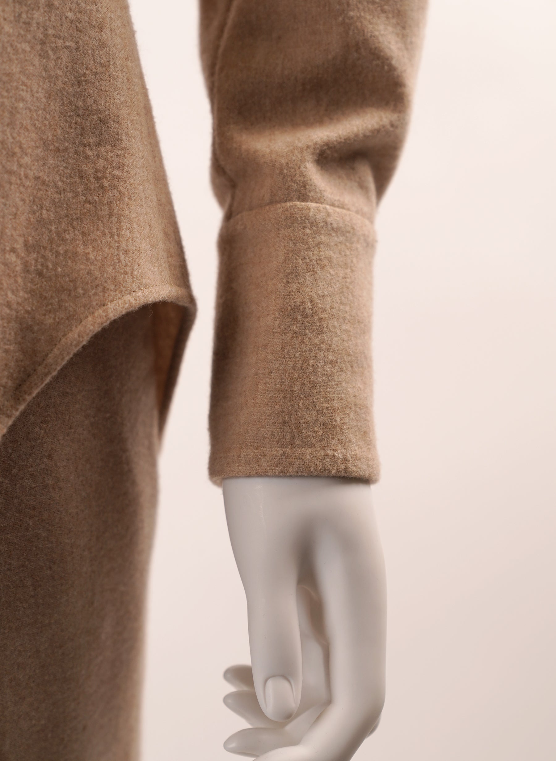 Ensemble chemise et pantalon en laine neutre Chloé