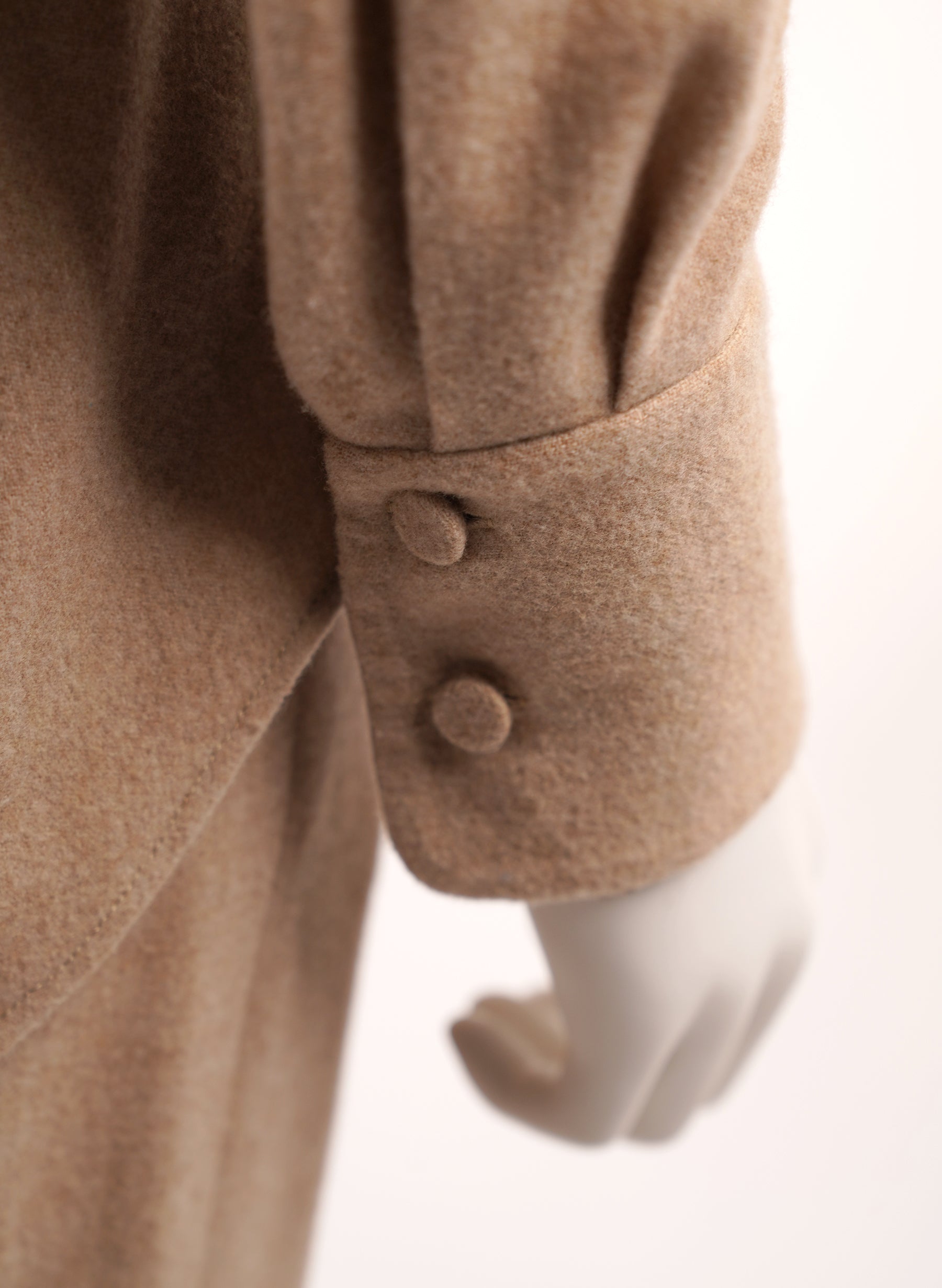 Ensemble chemise et pantalon en laine neutre Chloé