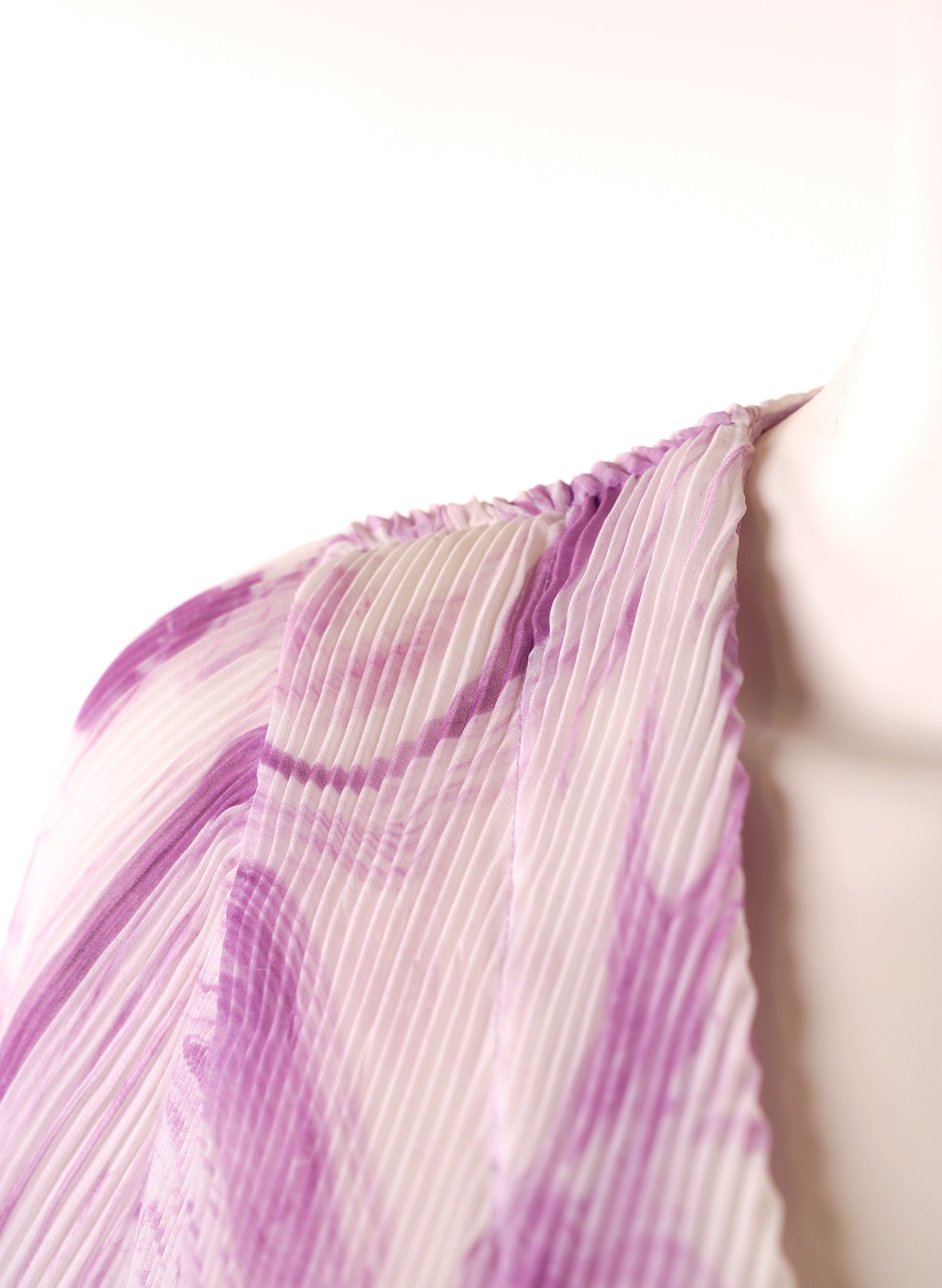 Robe mini plissée à imprimé tourbillon Ganni