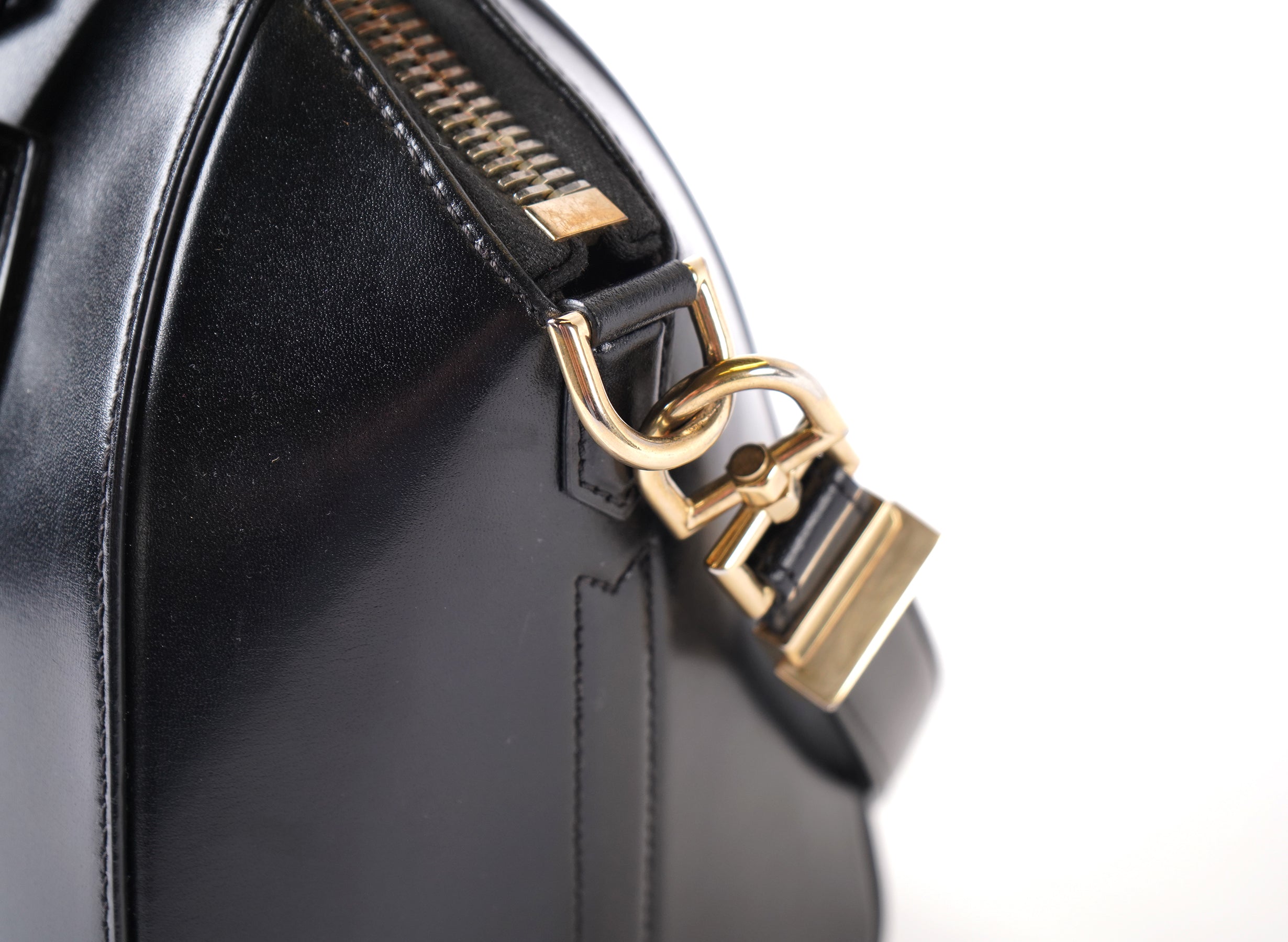 Sac Givenchy Antigona moyen en cuir de veau Shiny Lord